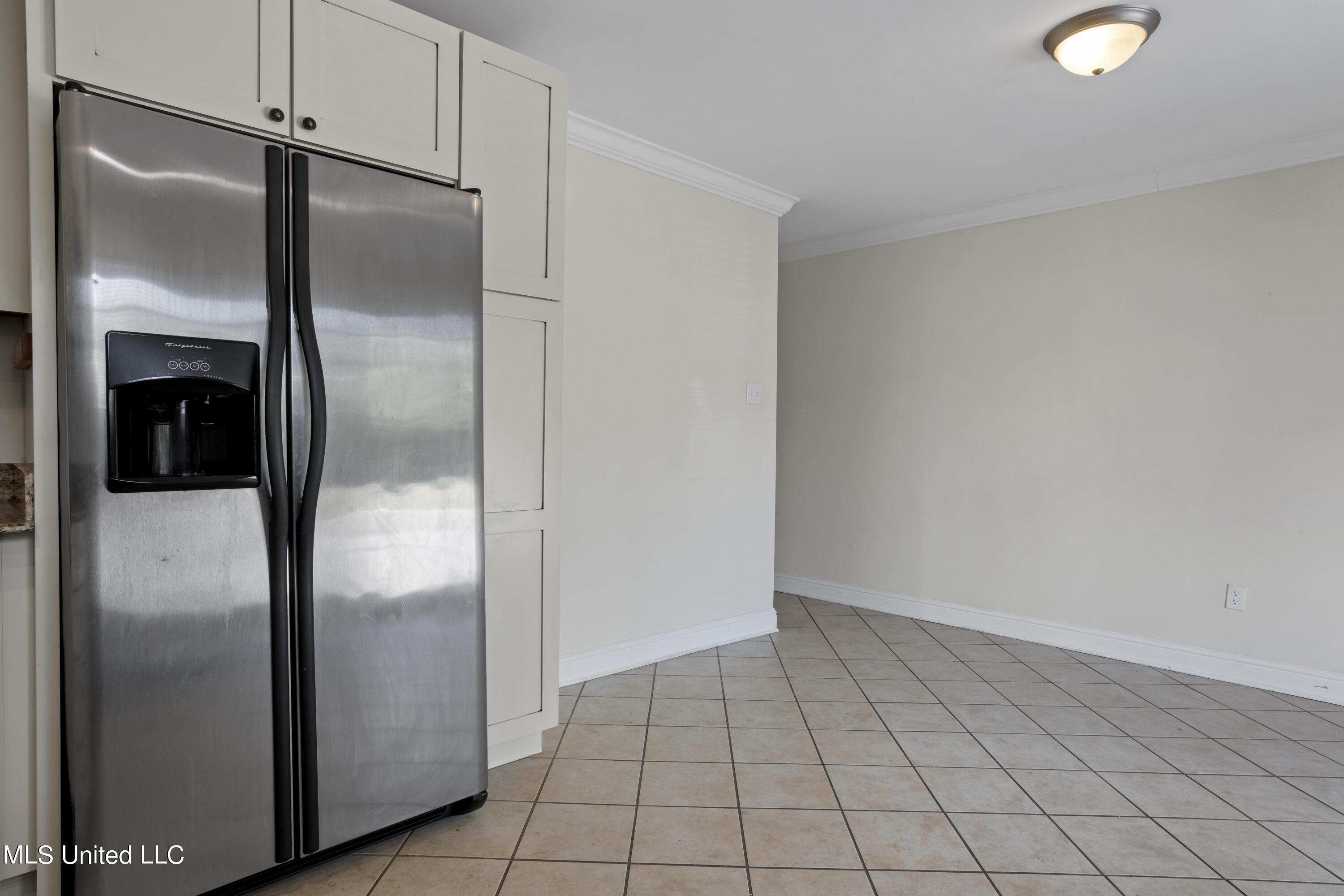 808 Desoto Street, 8