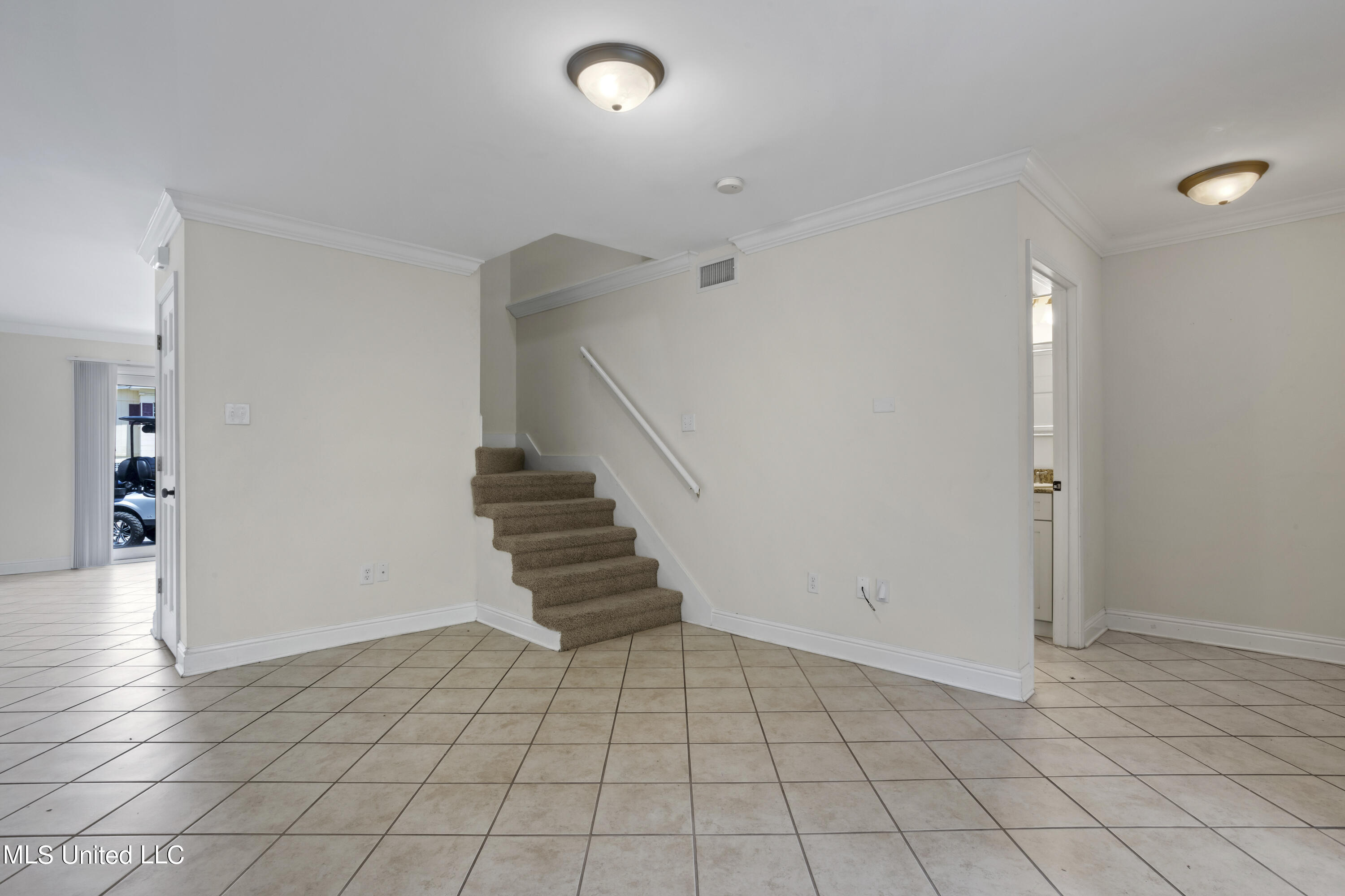 808 Desoto Street, 8