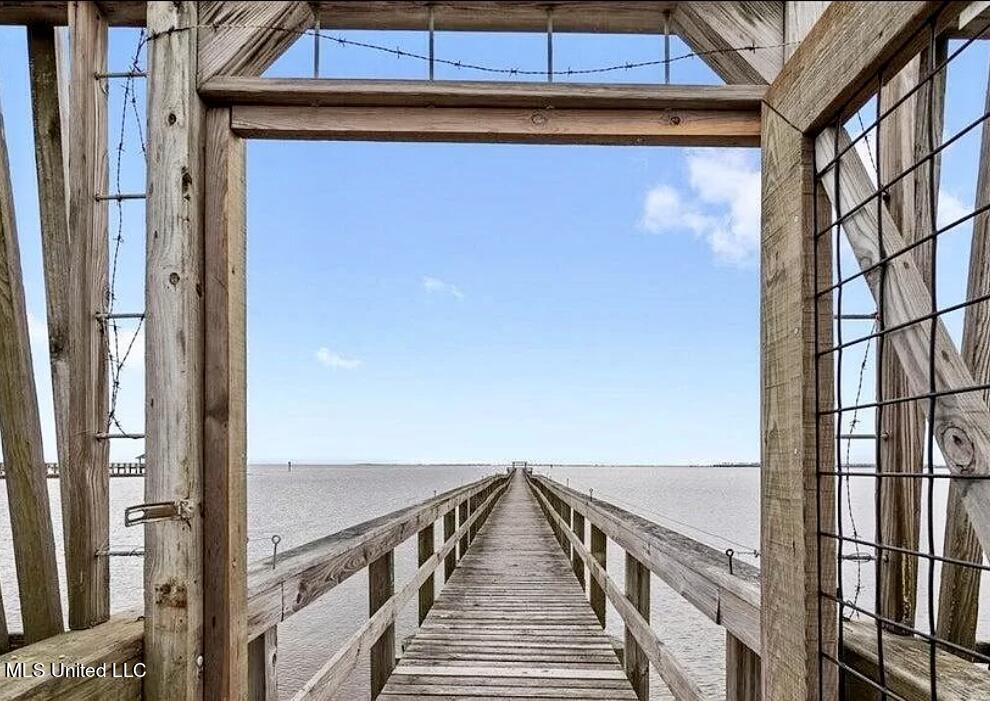 527 Front Beach Drive, 19
