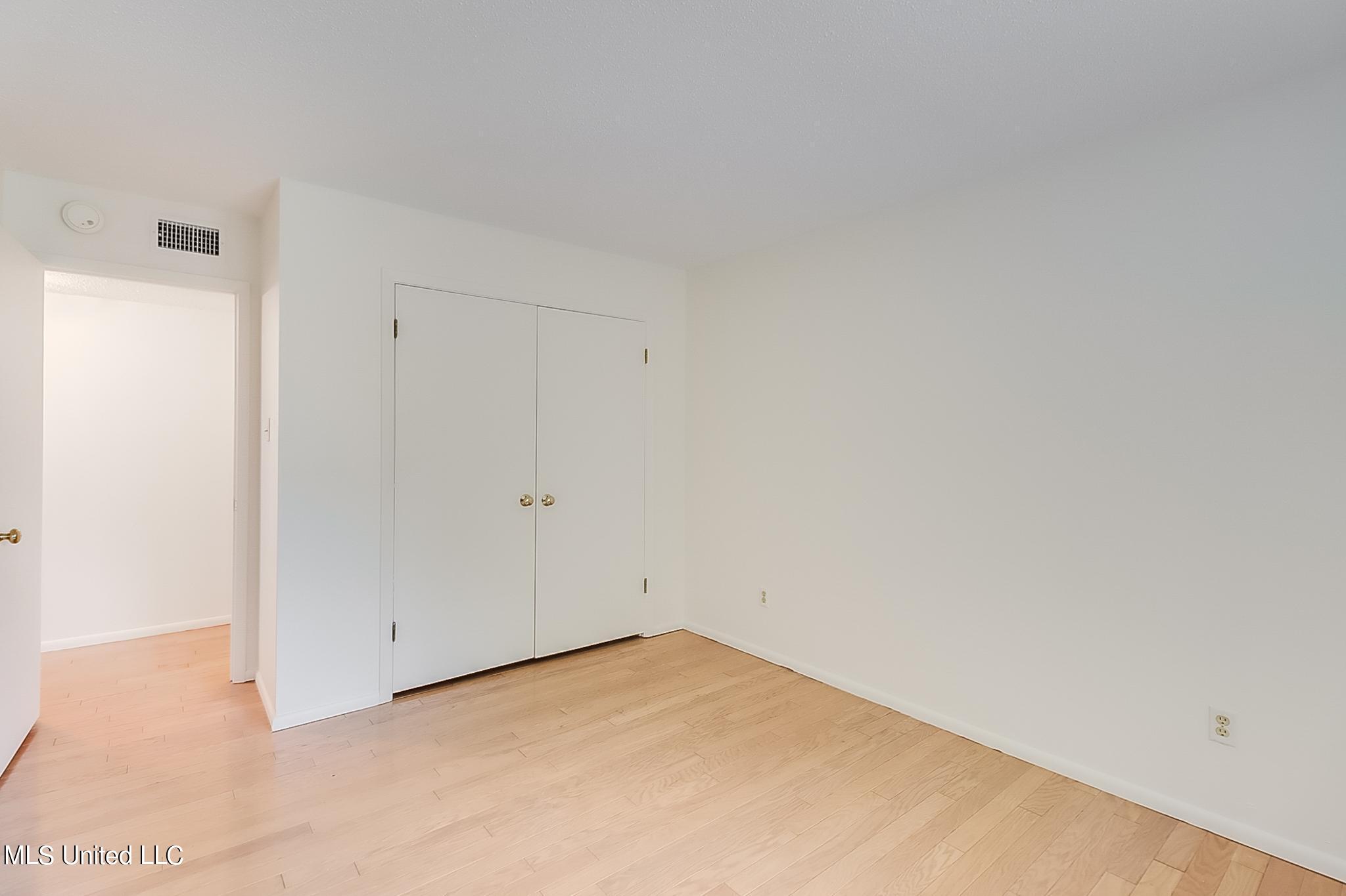 527 Front Beach Drive, 19