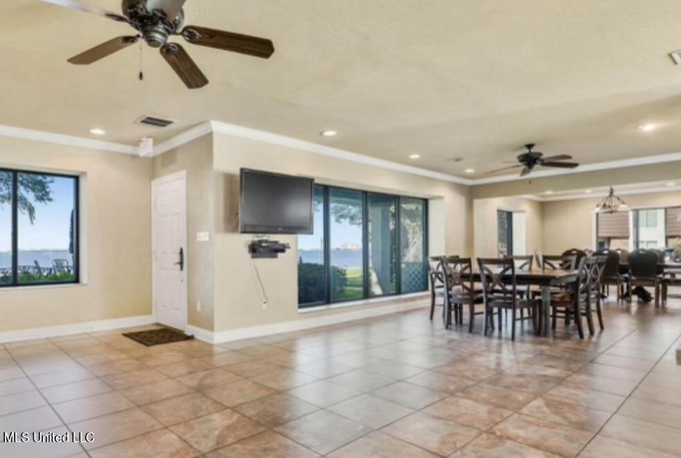 527 Front Beach Drive, 19