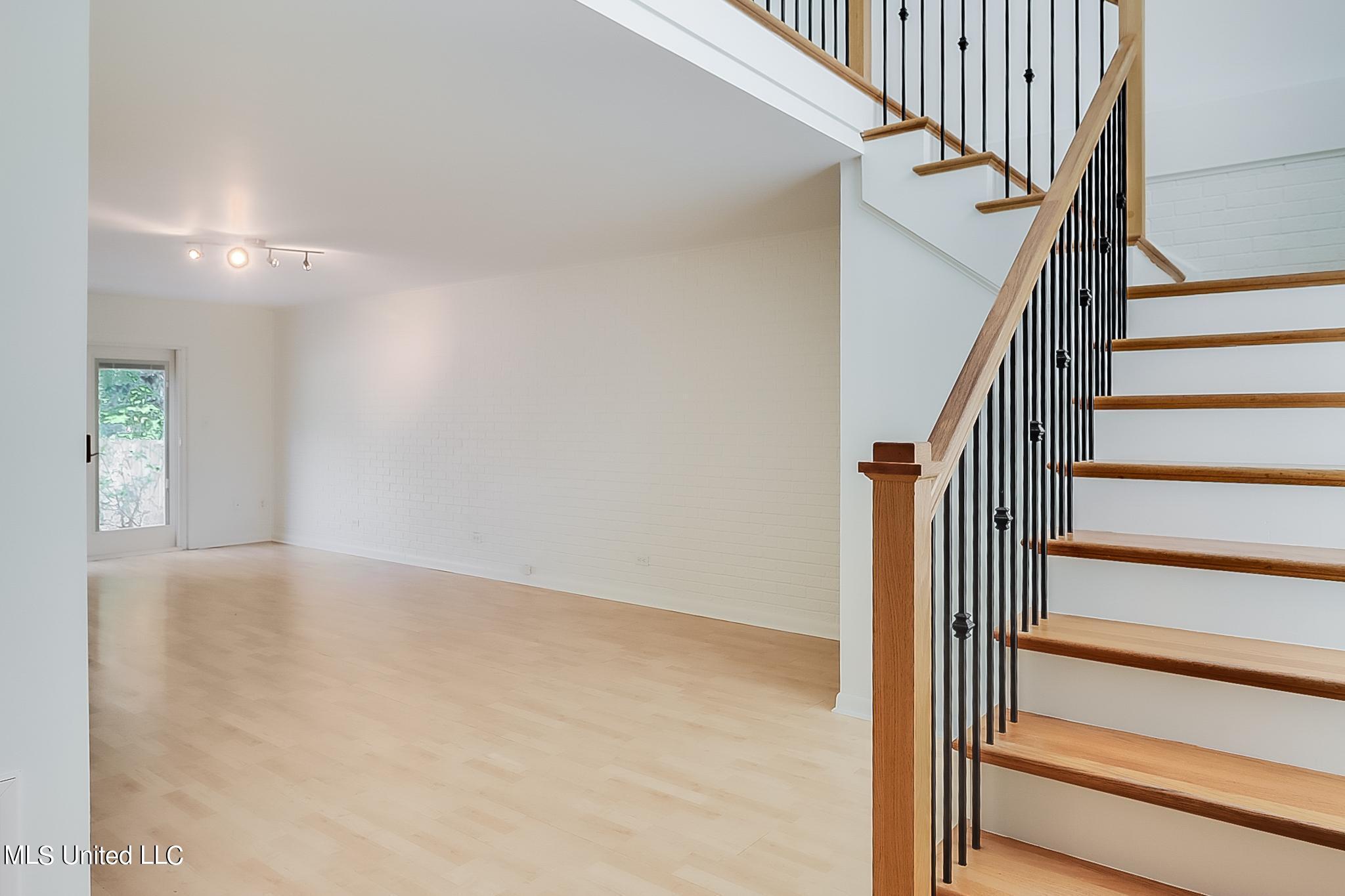 527 Front Beach Drive, 19