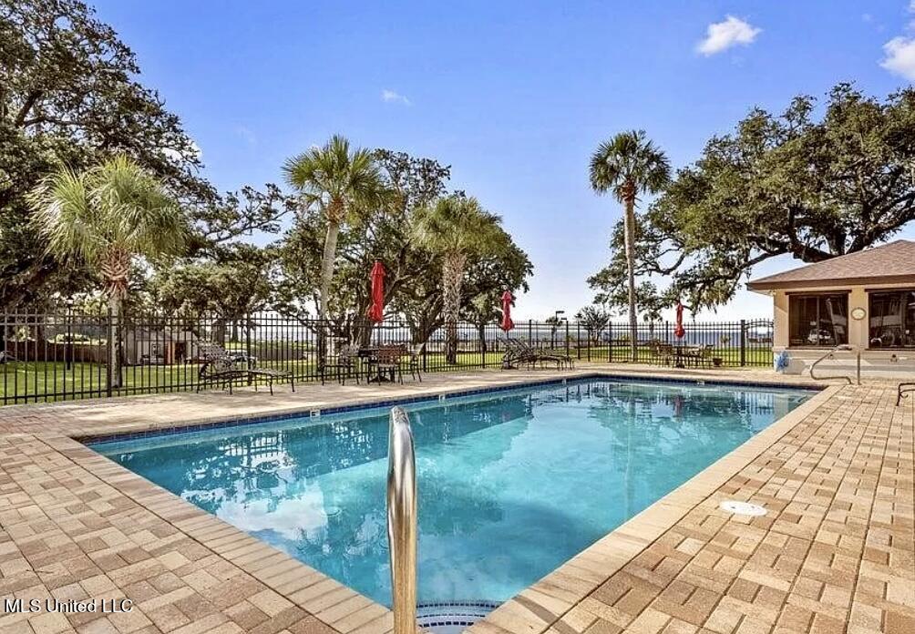 527 Front Beach Drive, 19