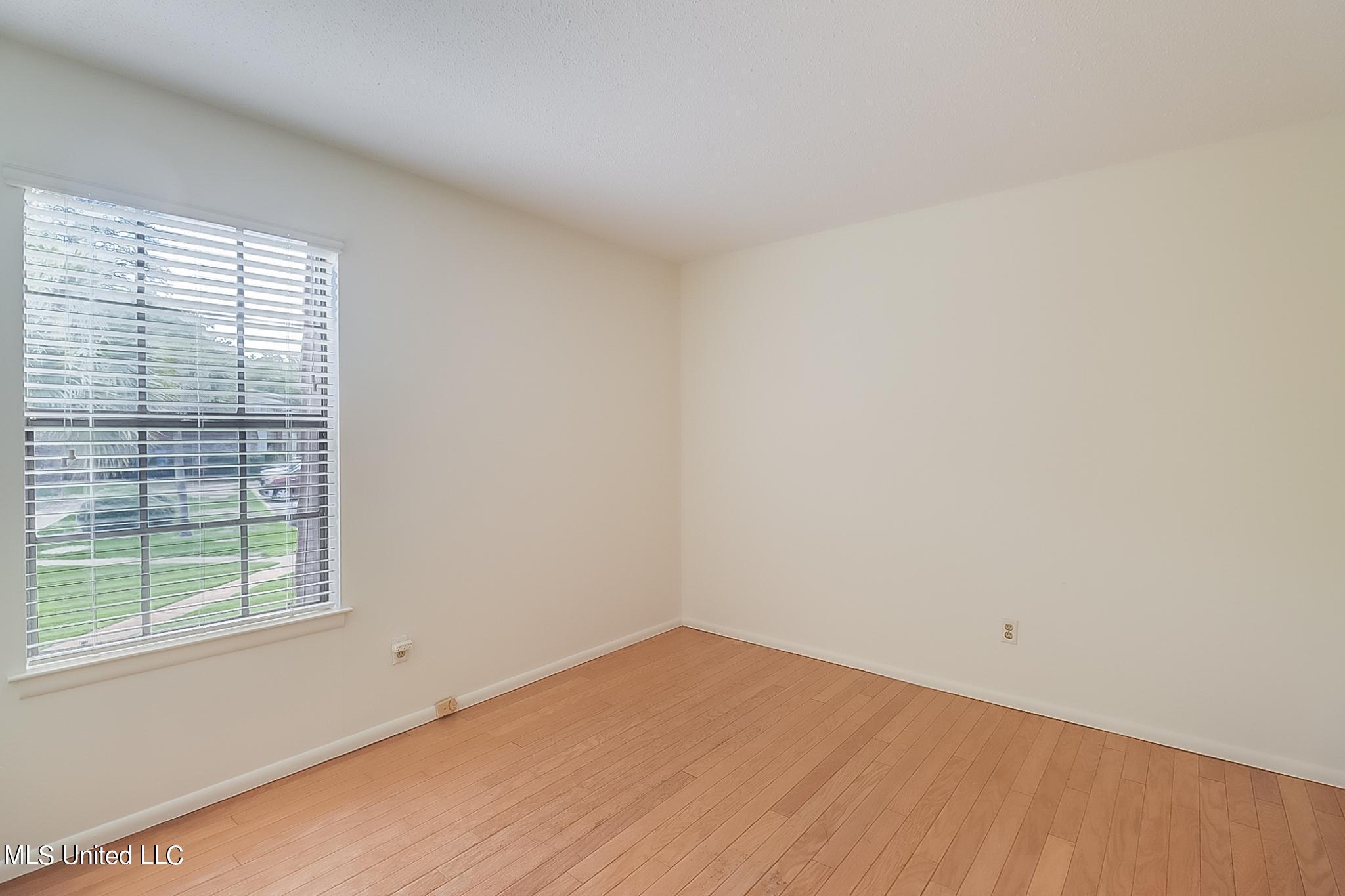 527 Front Beach Drive, 19