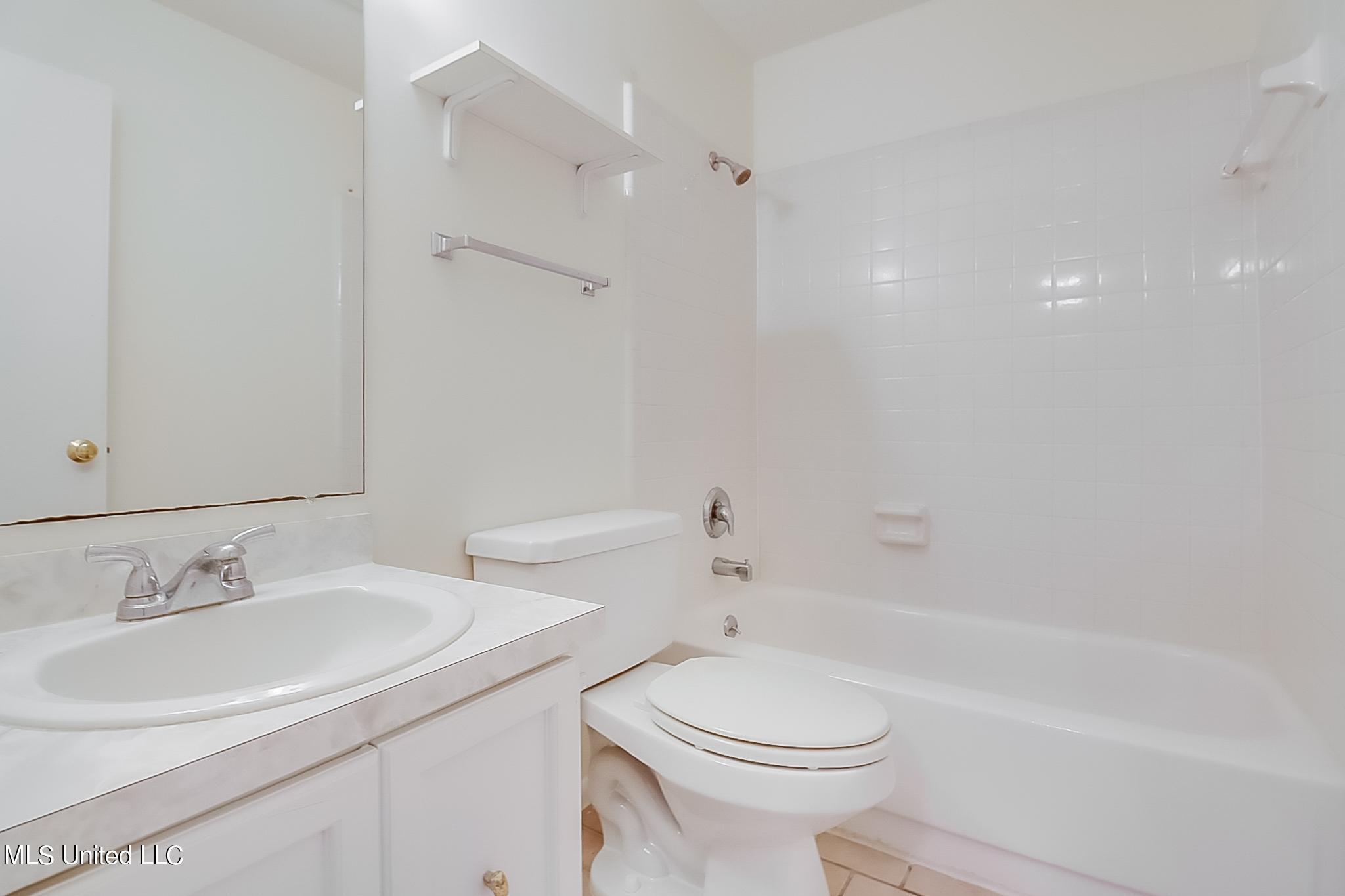 527 Front Beach Drive, 19
