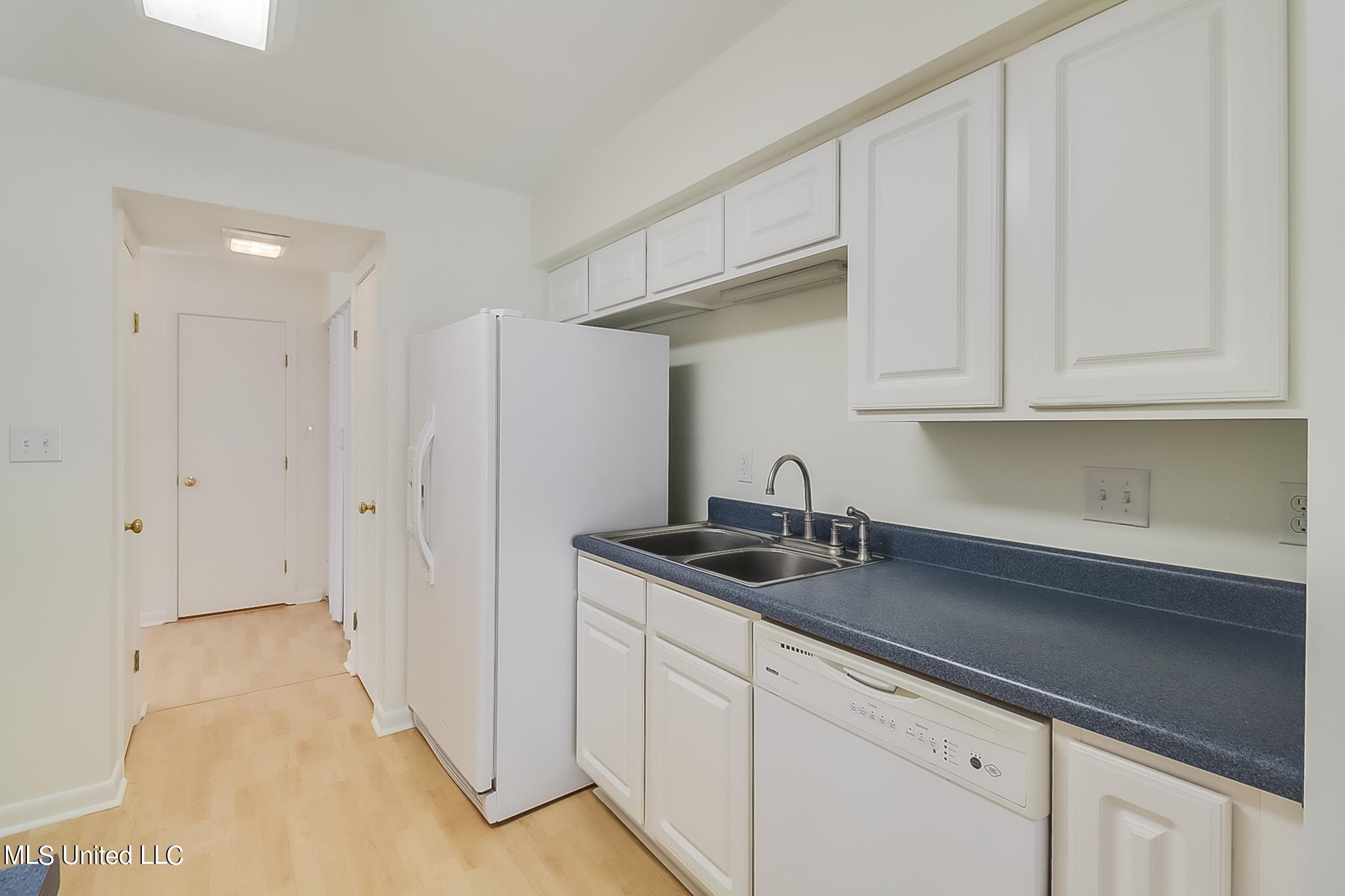 527 Front Beach Drive, 19