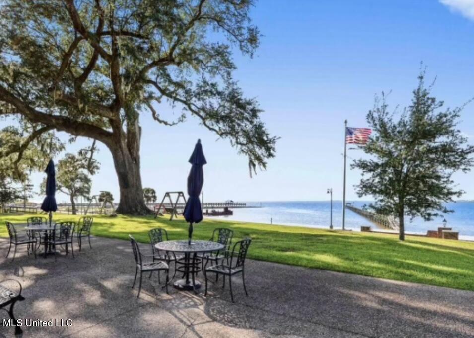 527 Front Beach Drive, 19