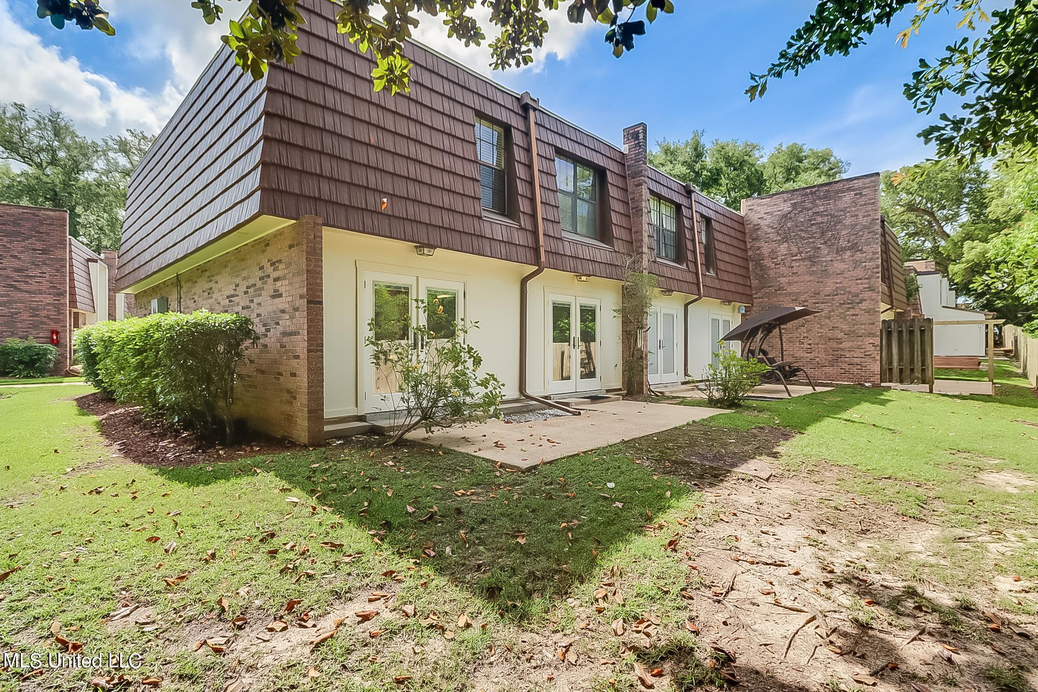 527 Front Beach Drive, 19