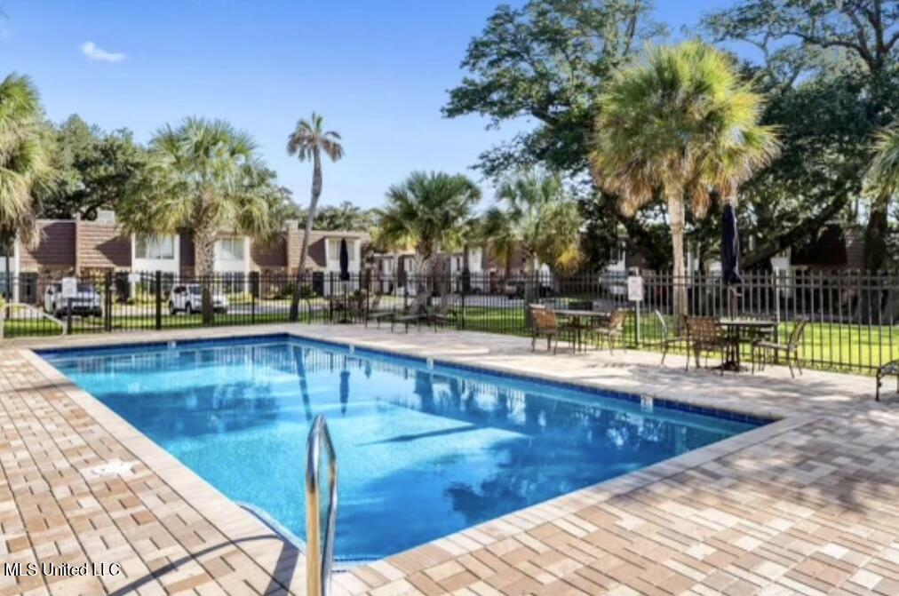 527 Front Beach Drive, 19
