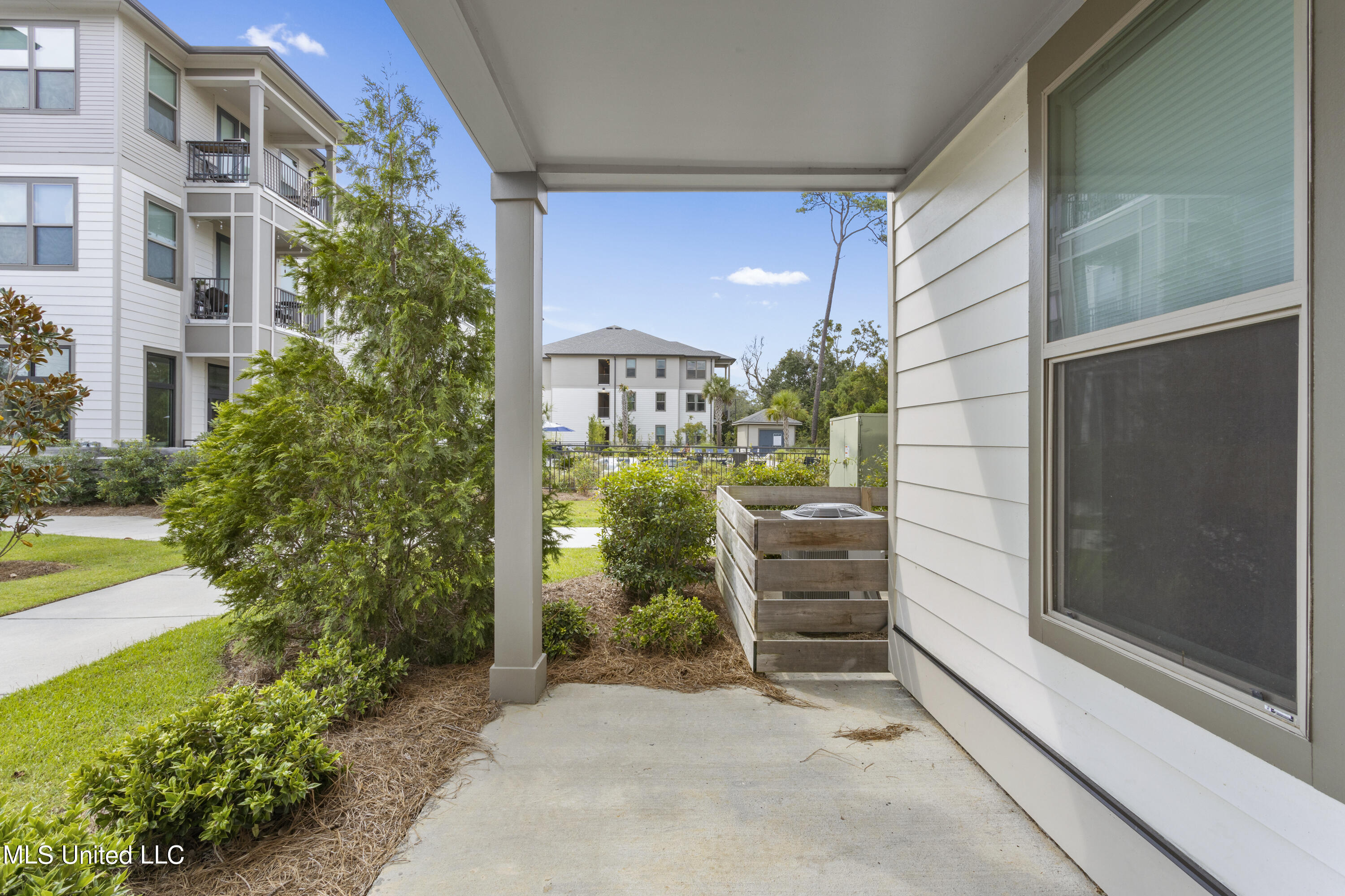 2501 Bienville Boulevard, 412