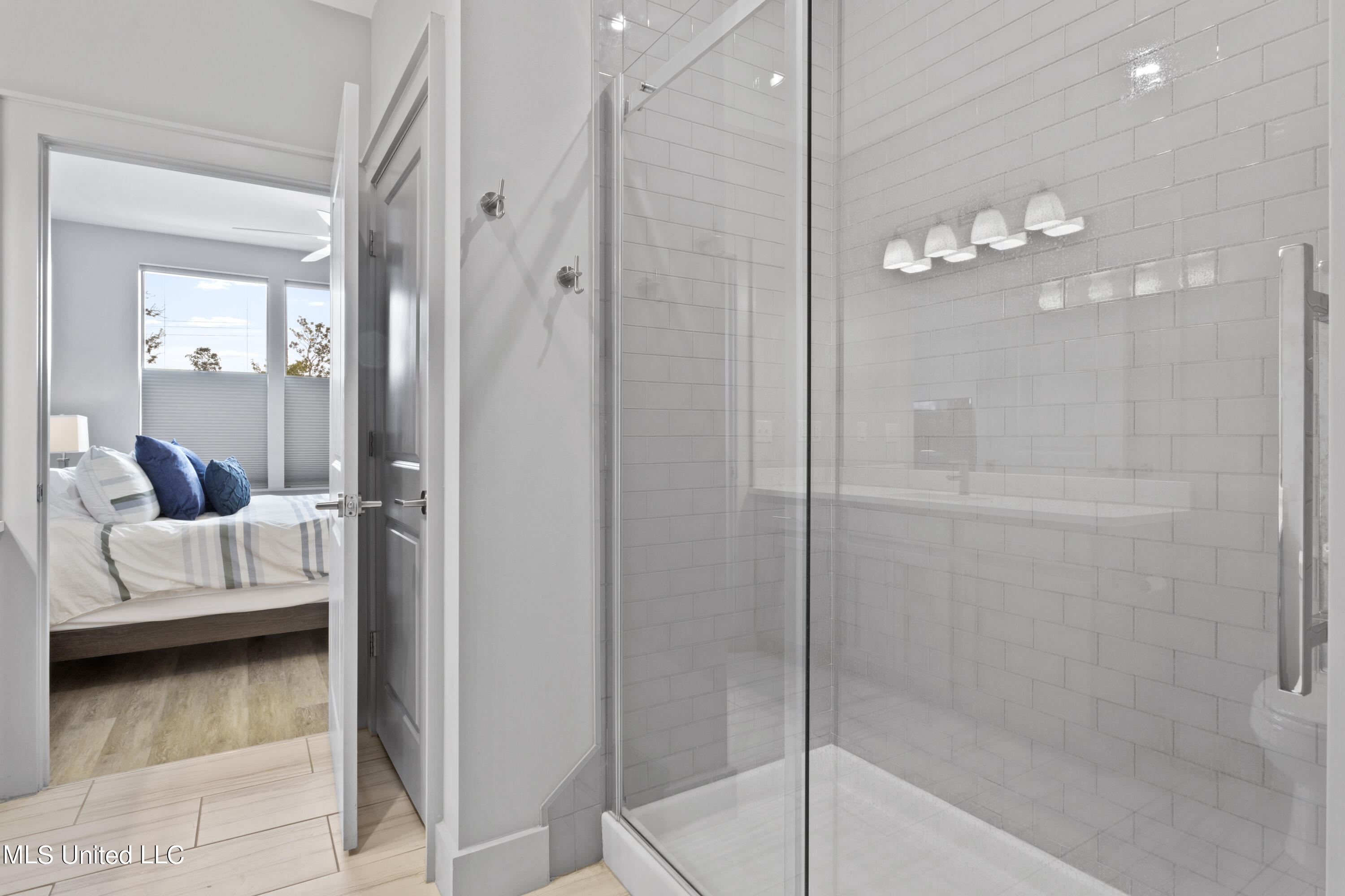 2501 Bienville Boulevard, 412