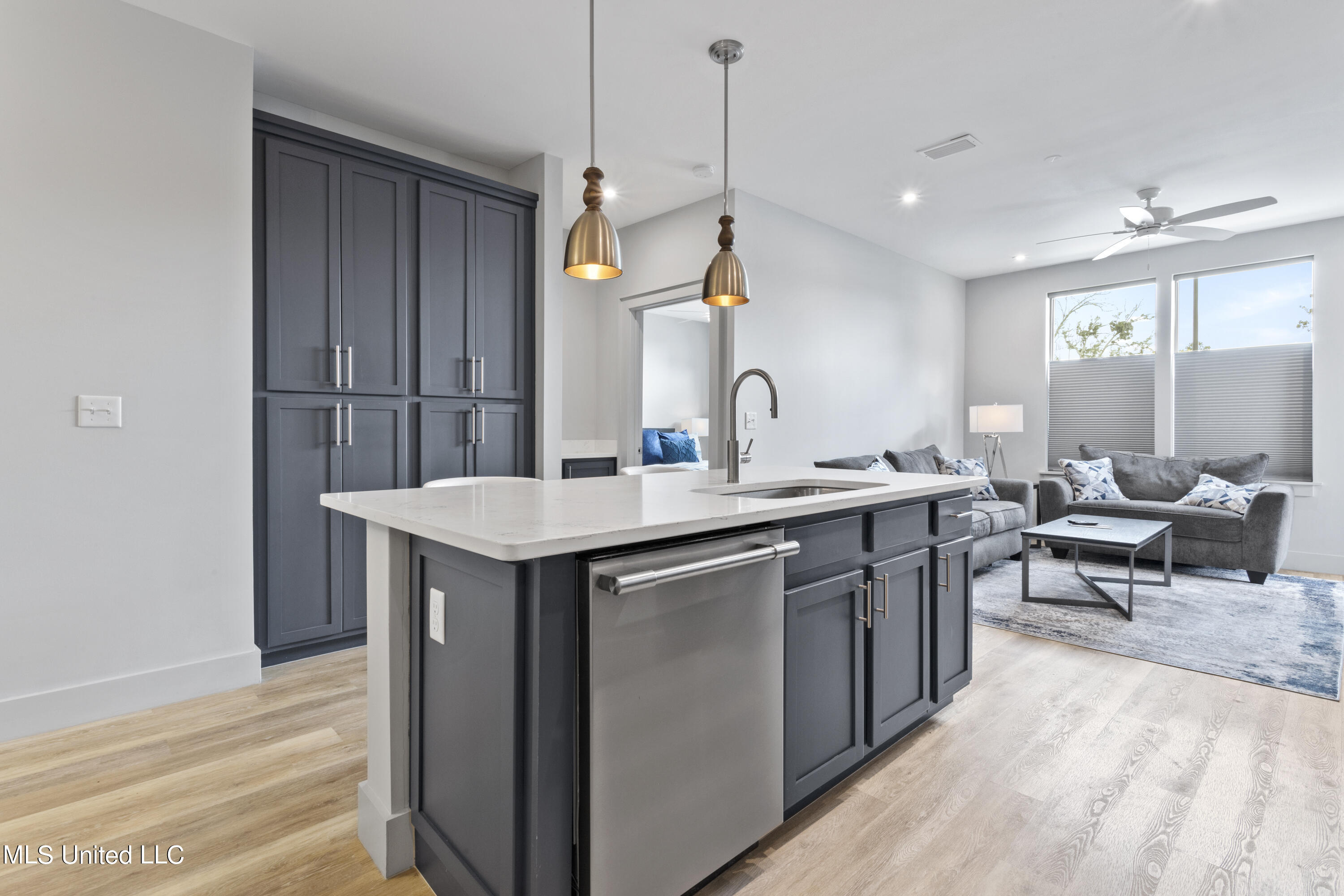 2501 Bienville Boulevard, 412