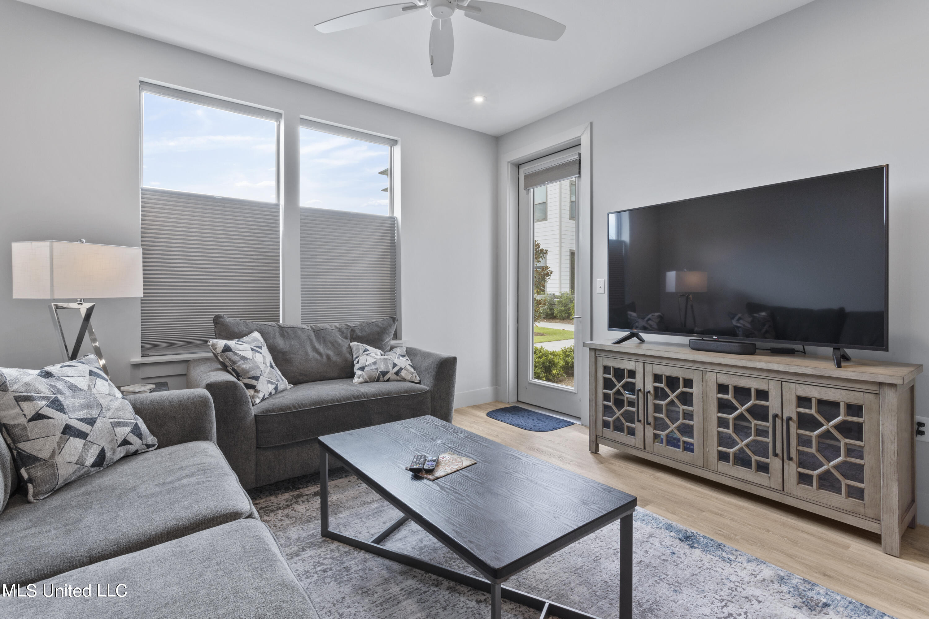 2501 Bienville Boulevard, 412