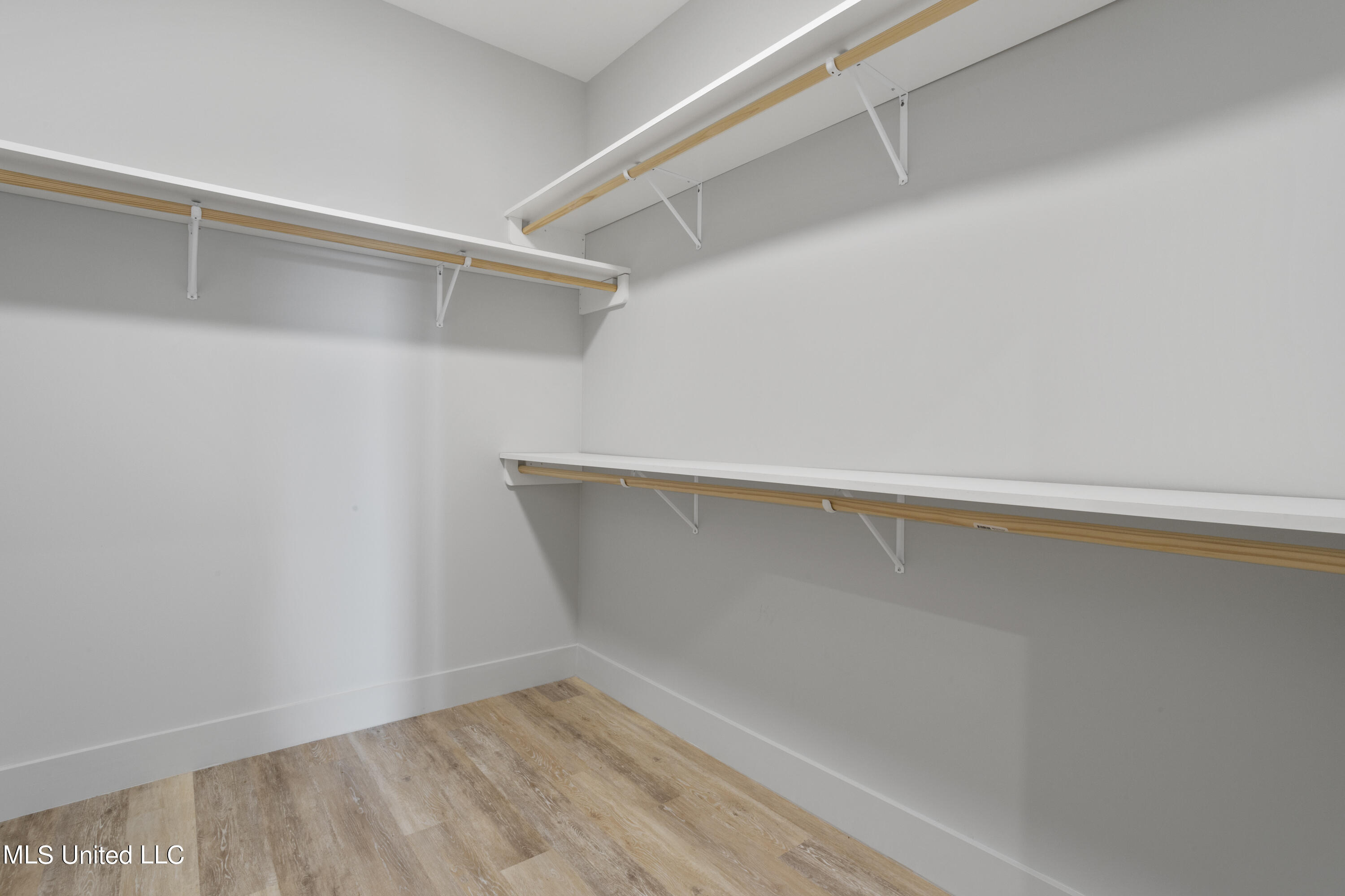 2501 Bienville Boulevard, 412