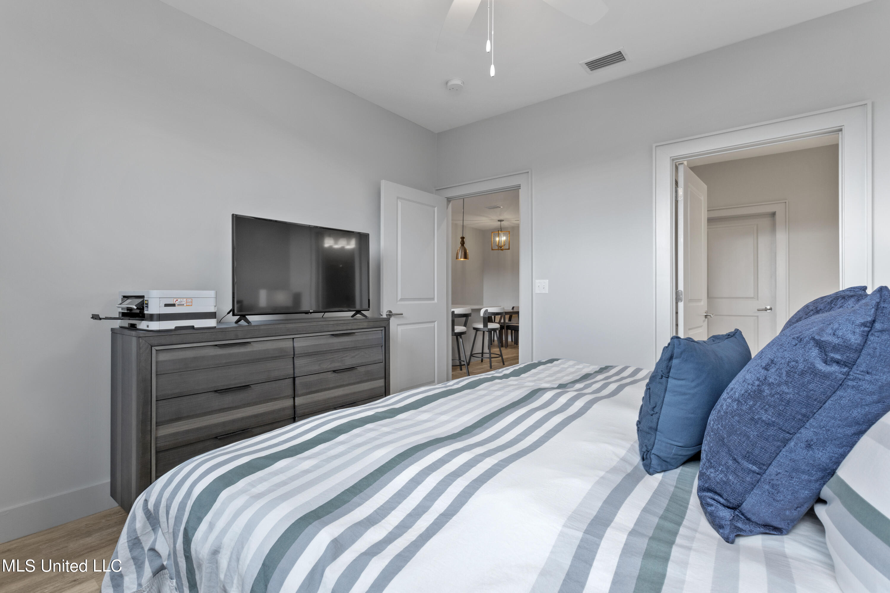 2501 Bienville Boulevard, 412