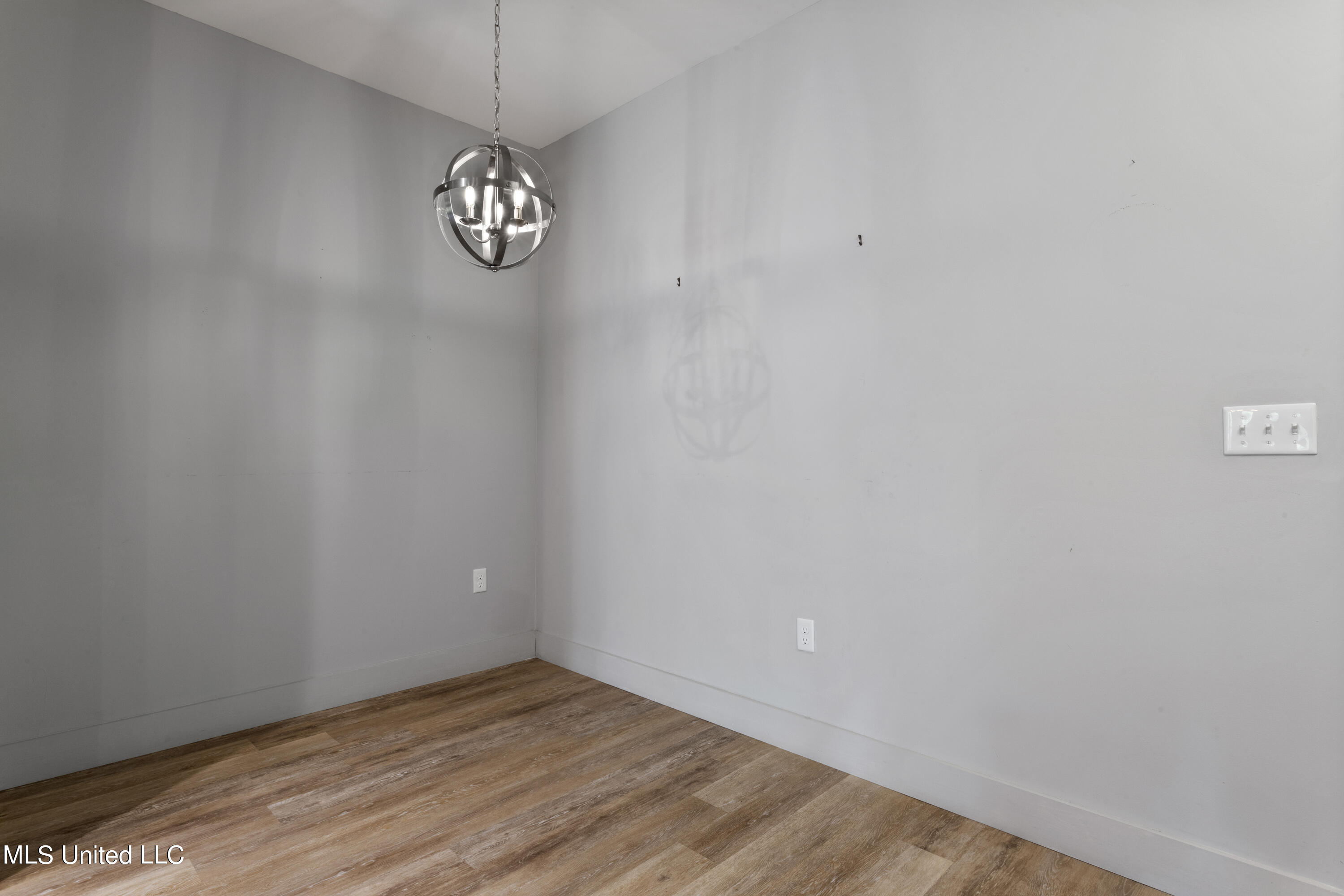 2501 Bienville Boulevard, 513