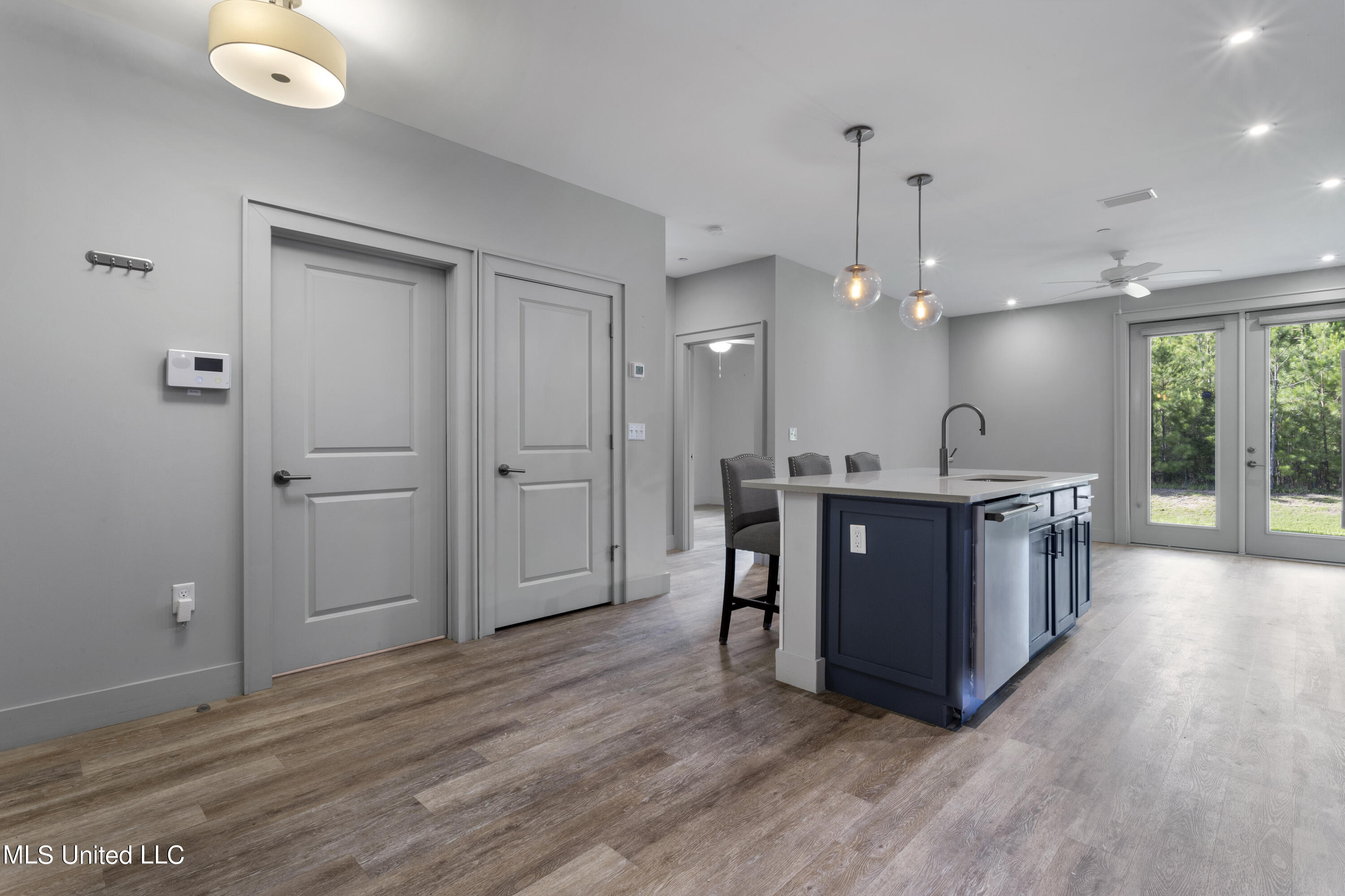 2501 Bienville Boulevard, 513