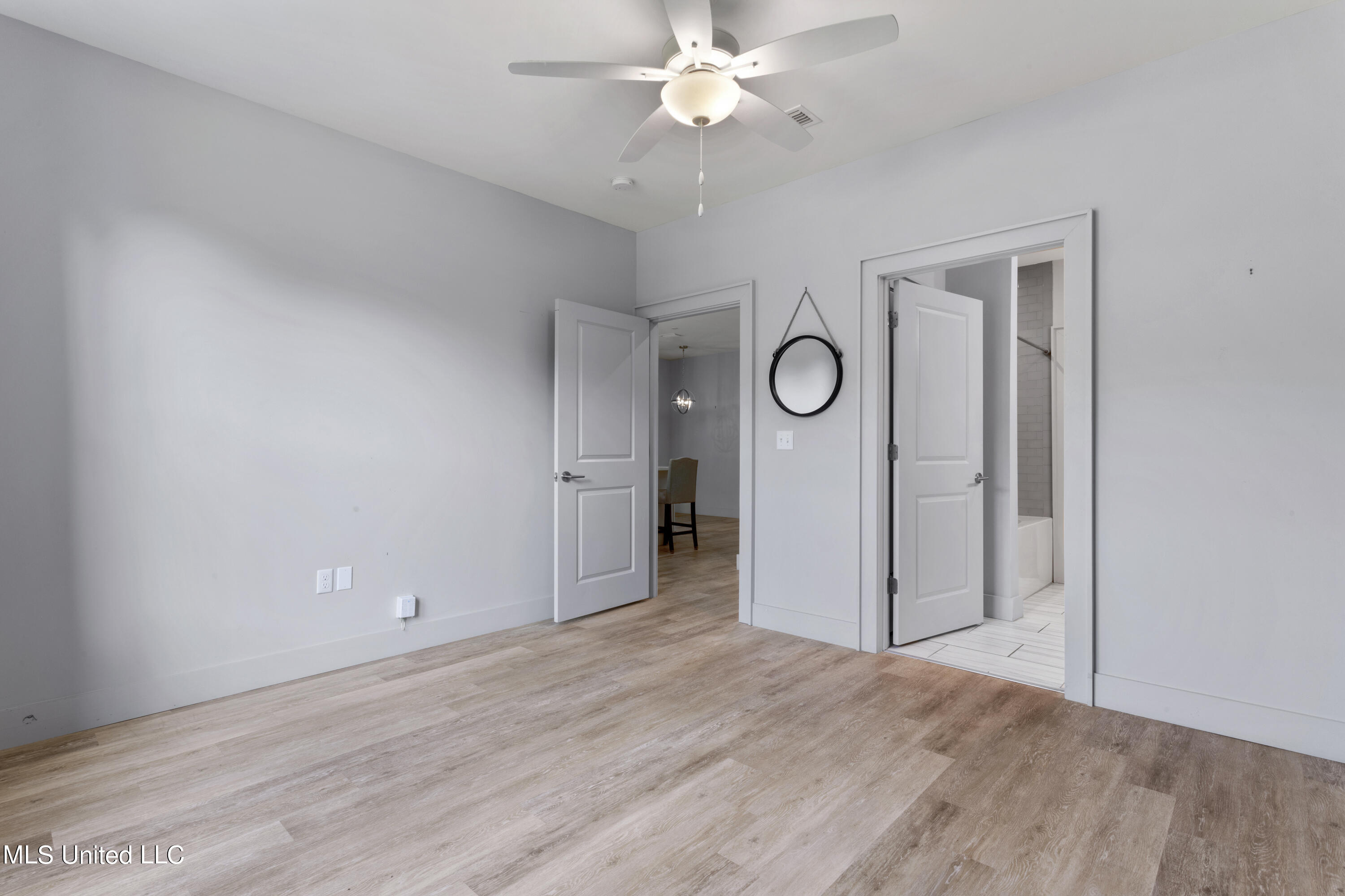 2501 Bienville Boulevard, 513
