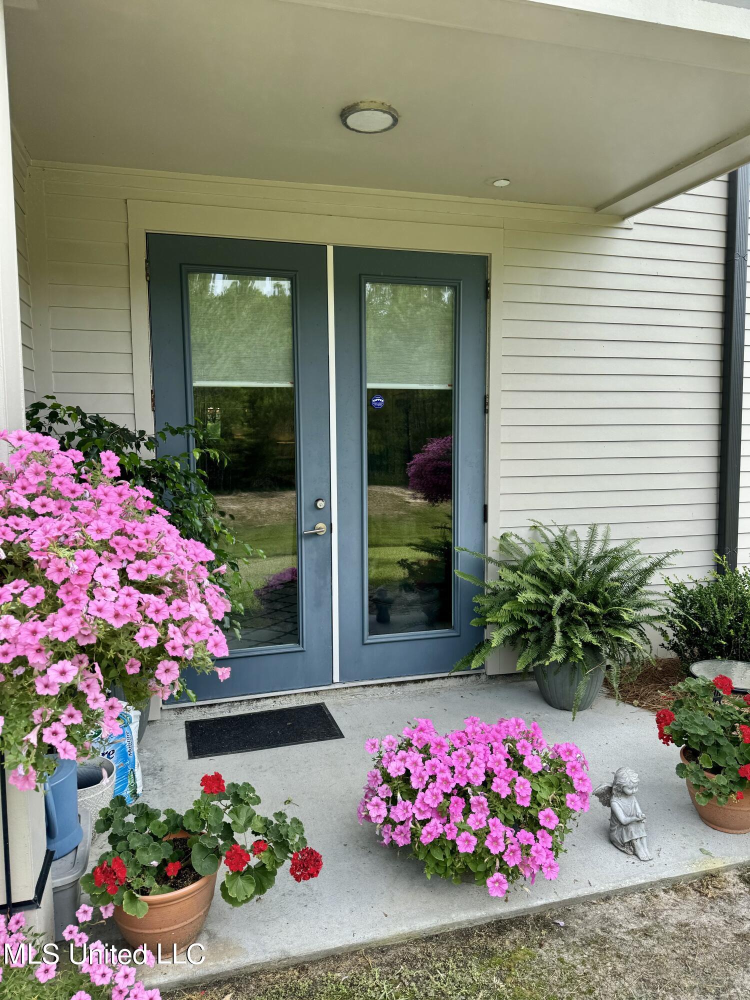 2501 Bienville Boulevard, 513