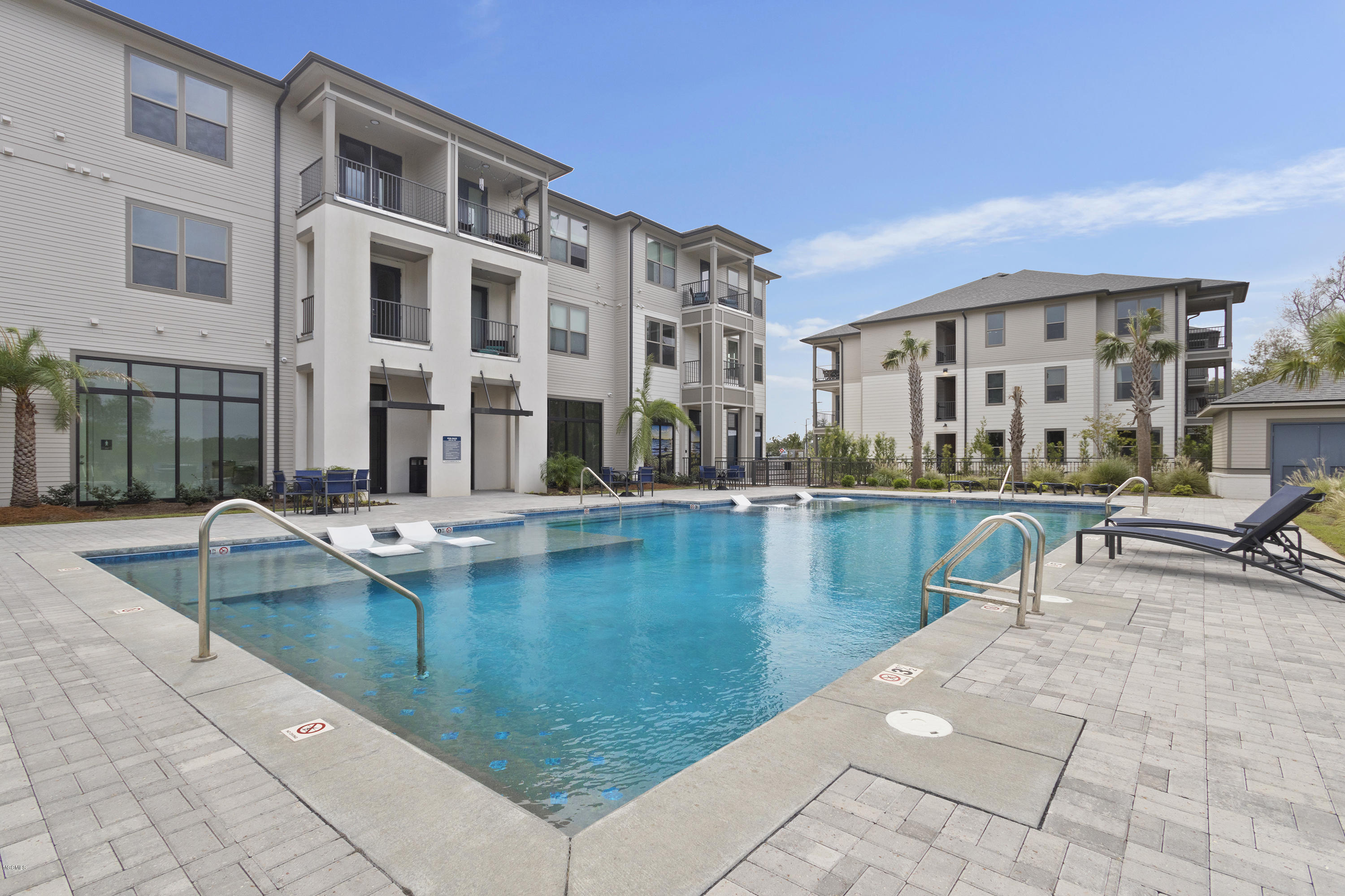 2501 Bienville Boulevard, 513