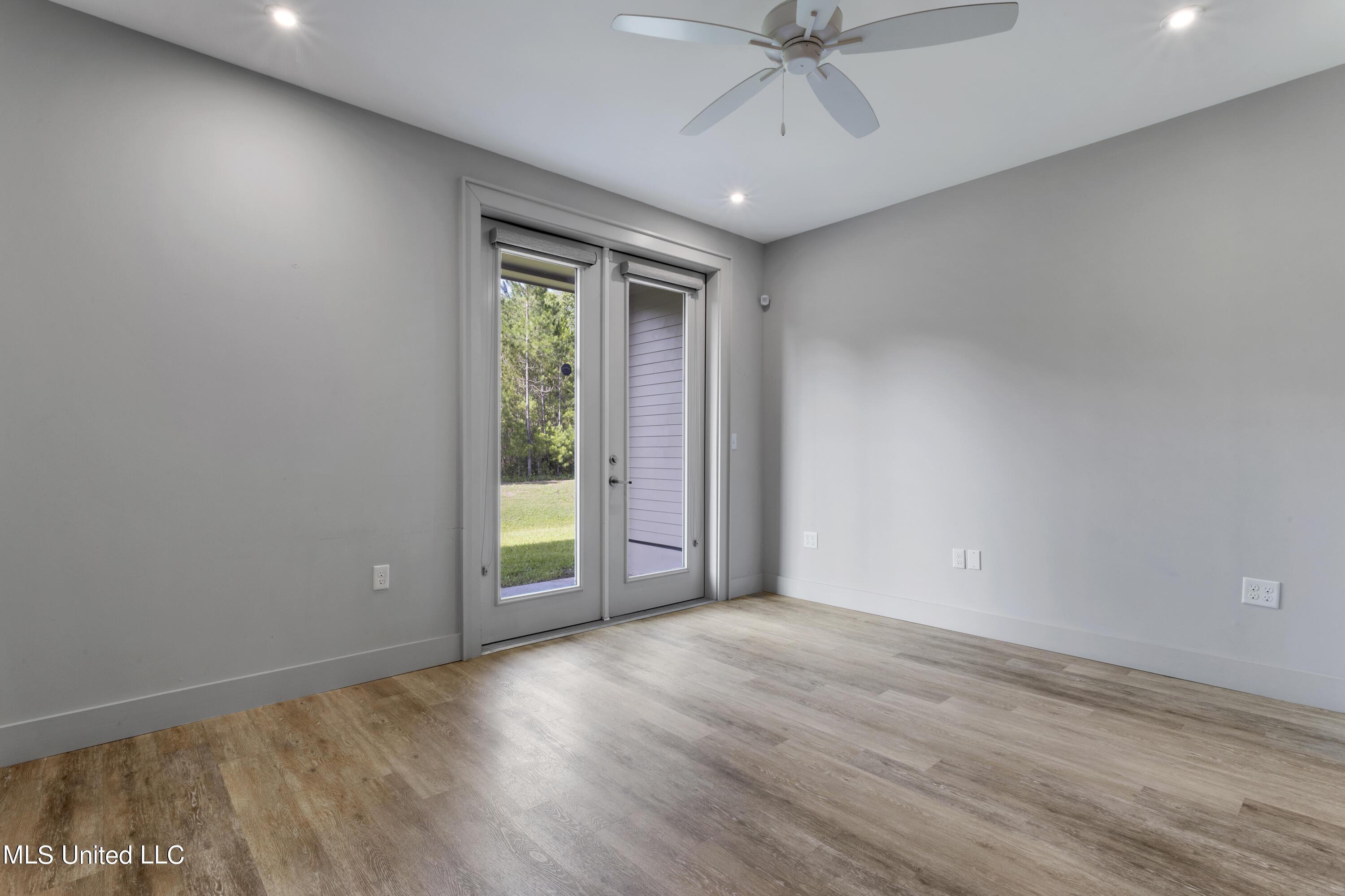 2501 Bienville Boulevard, 513