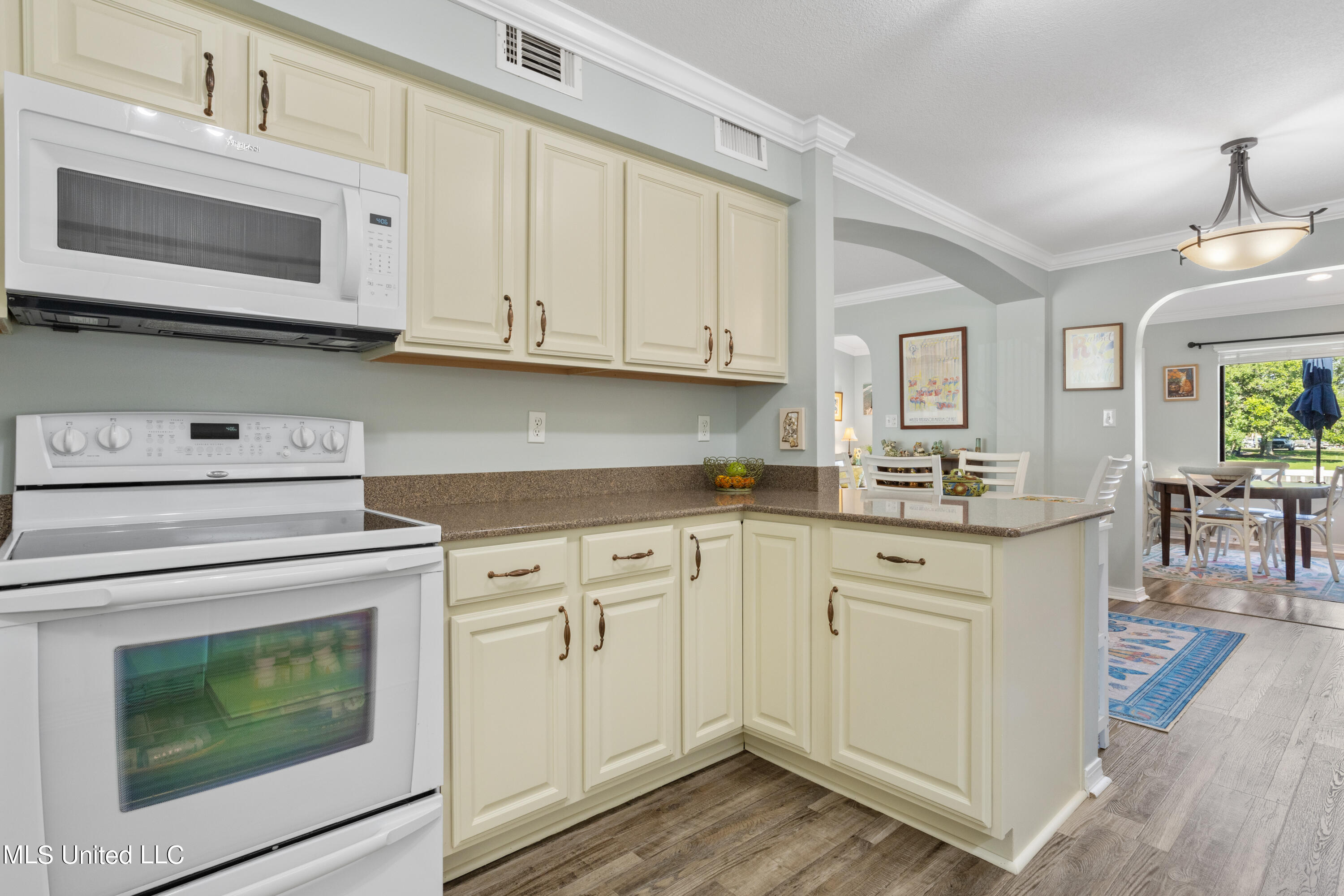 527 Front Beach Drive, 40