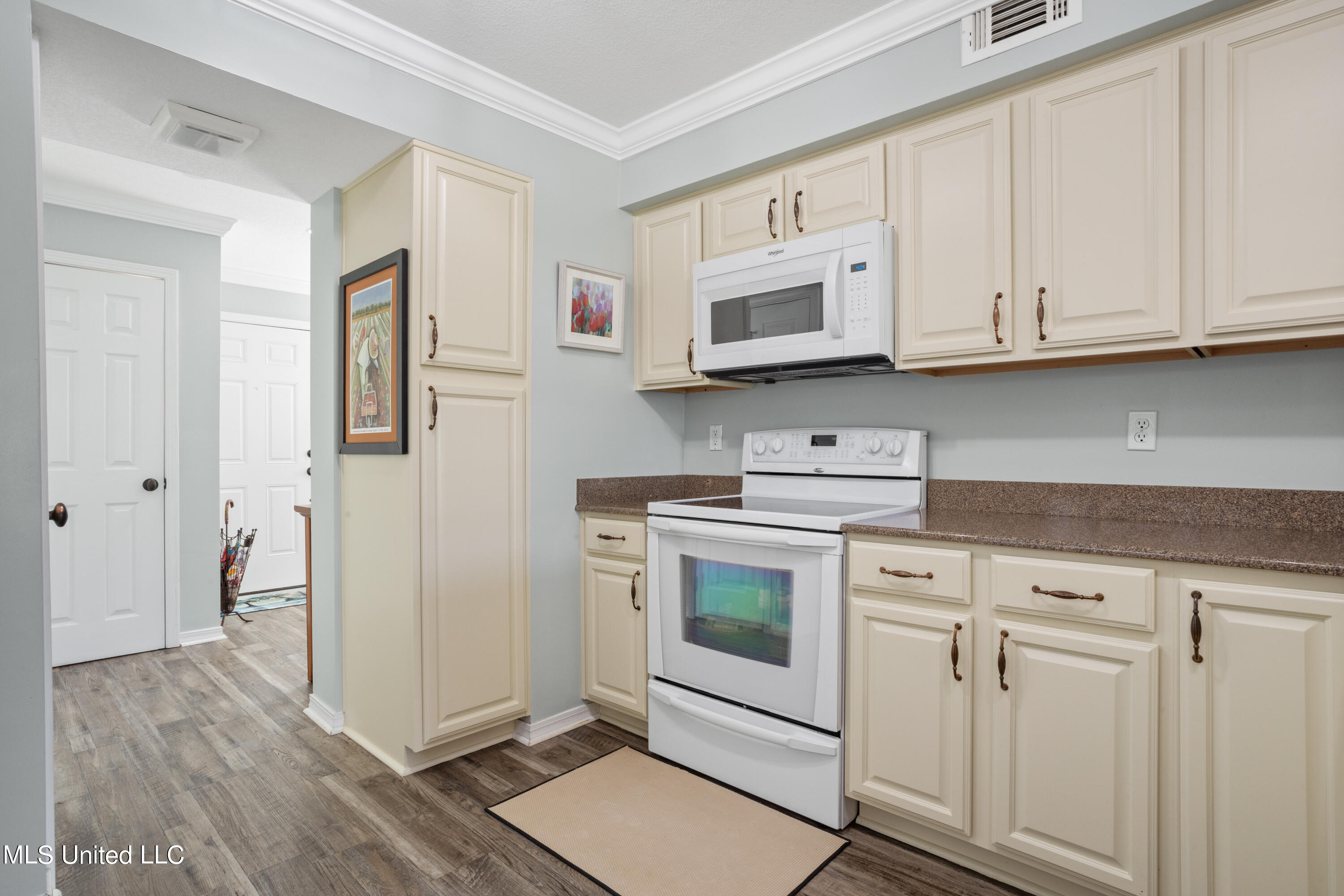 527 Front Beach Drive, 40