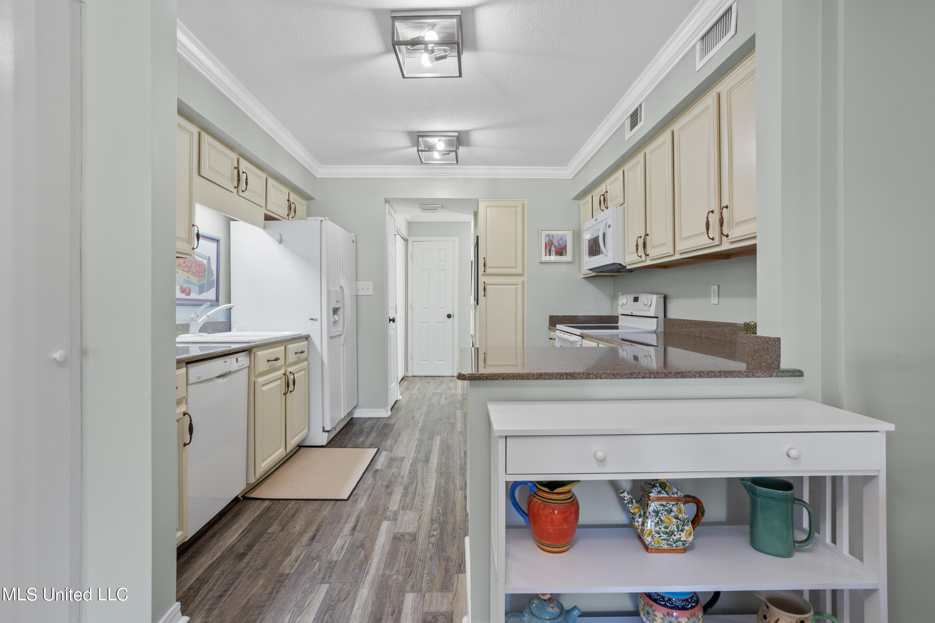 527 Front Beach Drive, 40