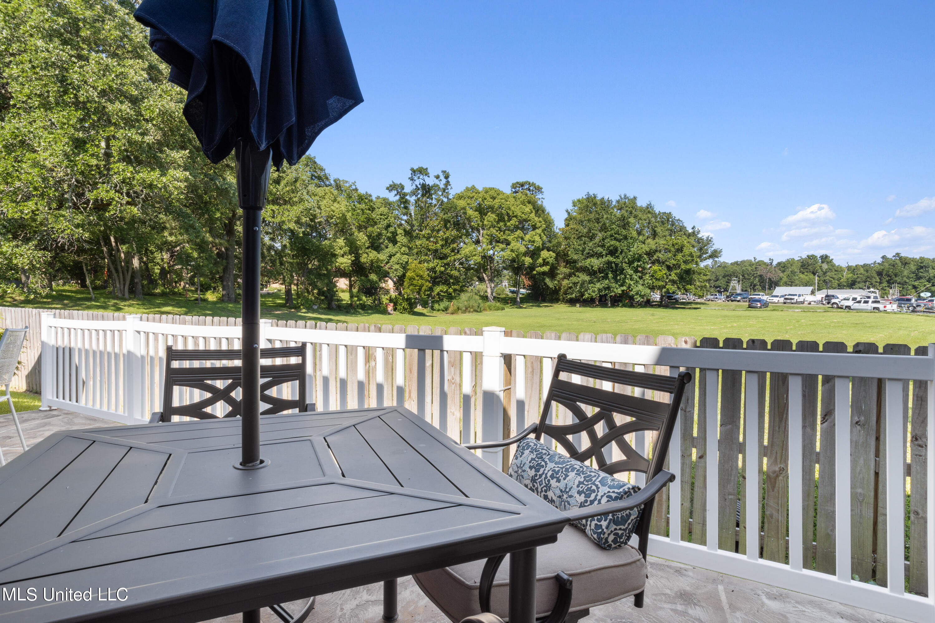 527 Front Beach Drive, 40