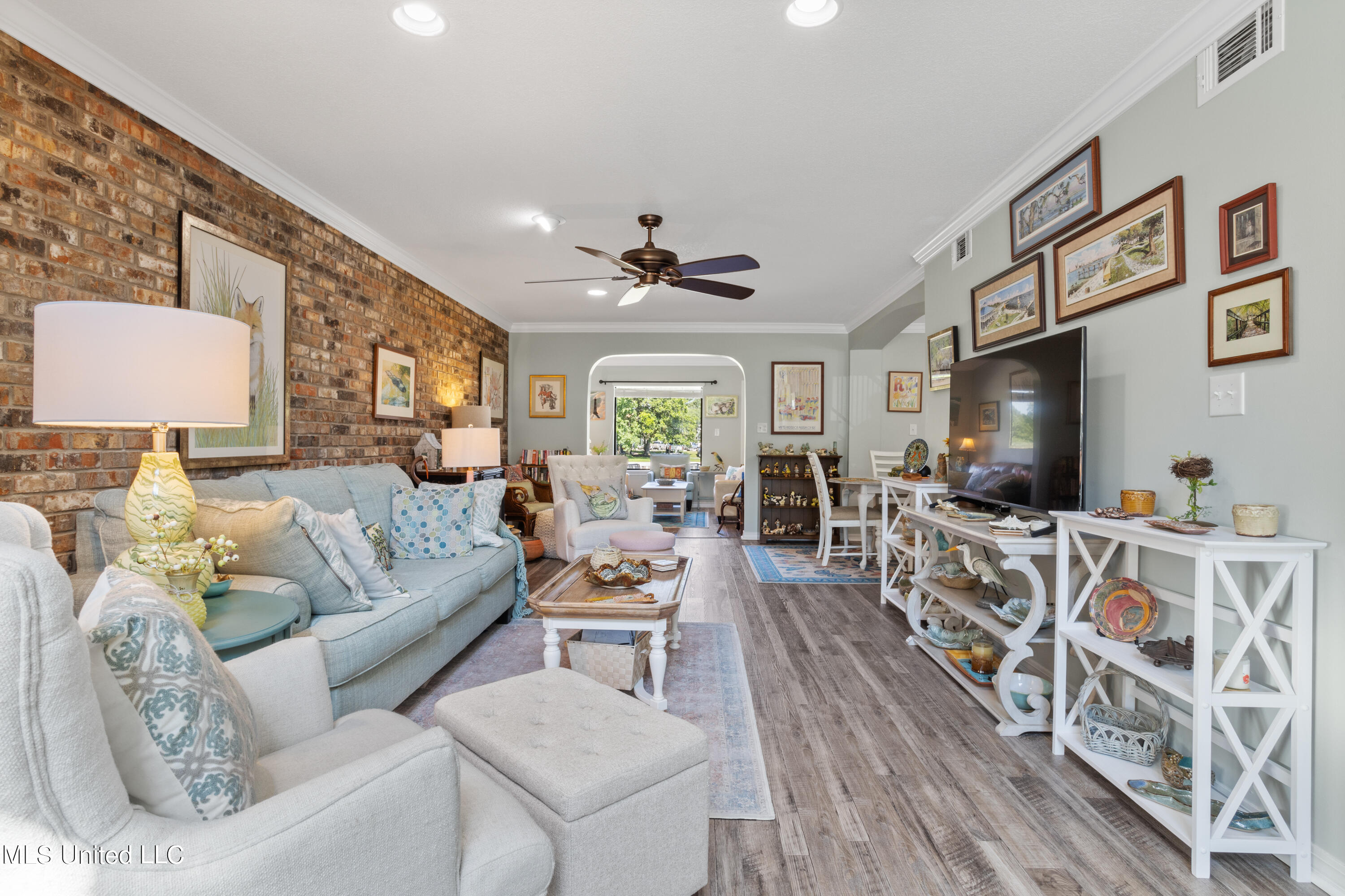 527 Front Beach Drive, 40