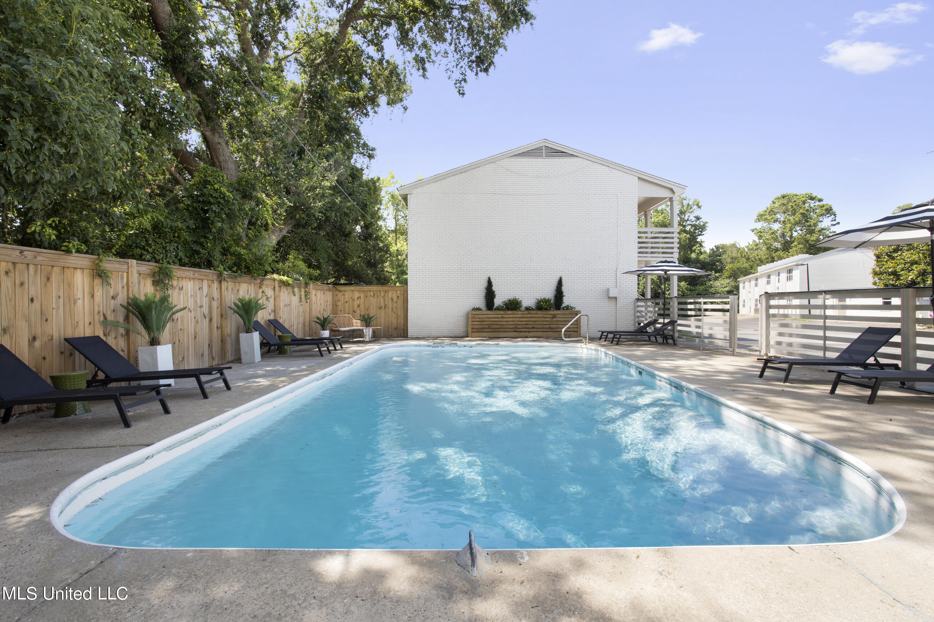 114 Ethel Circle, 15