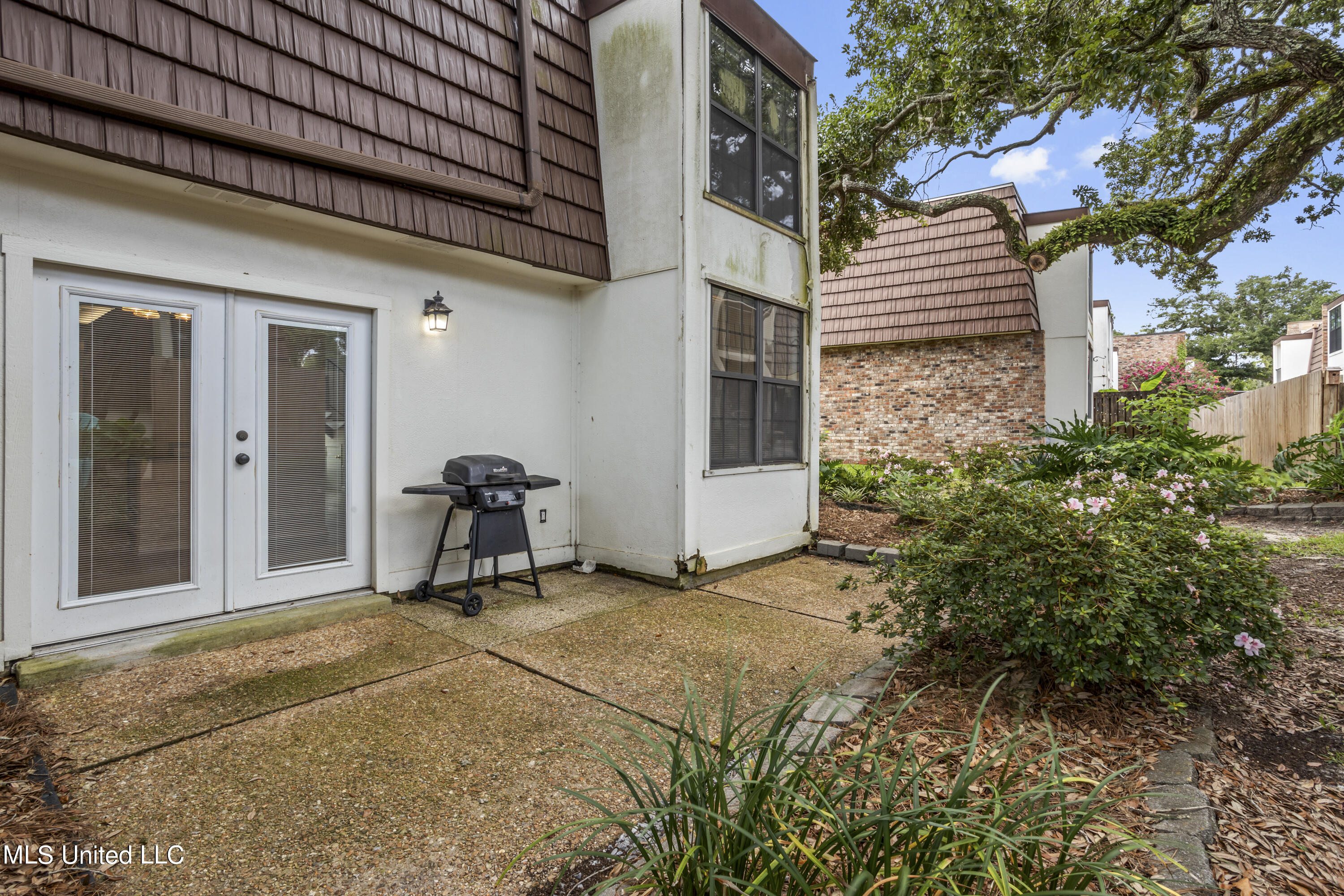 527 Front Beach Drive, 59