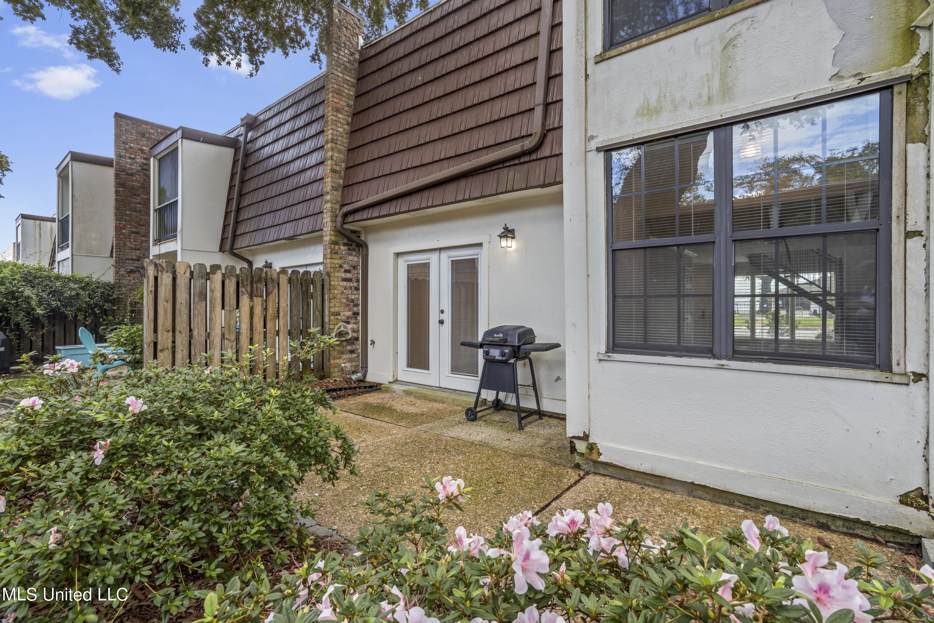 527 Front Beach Drive, 59