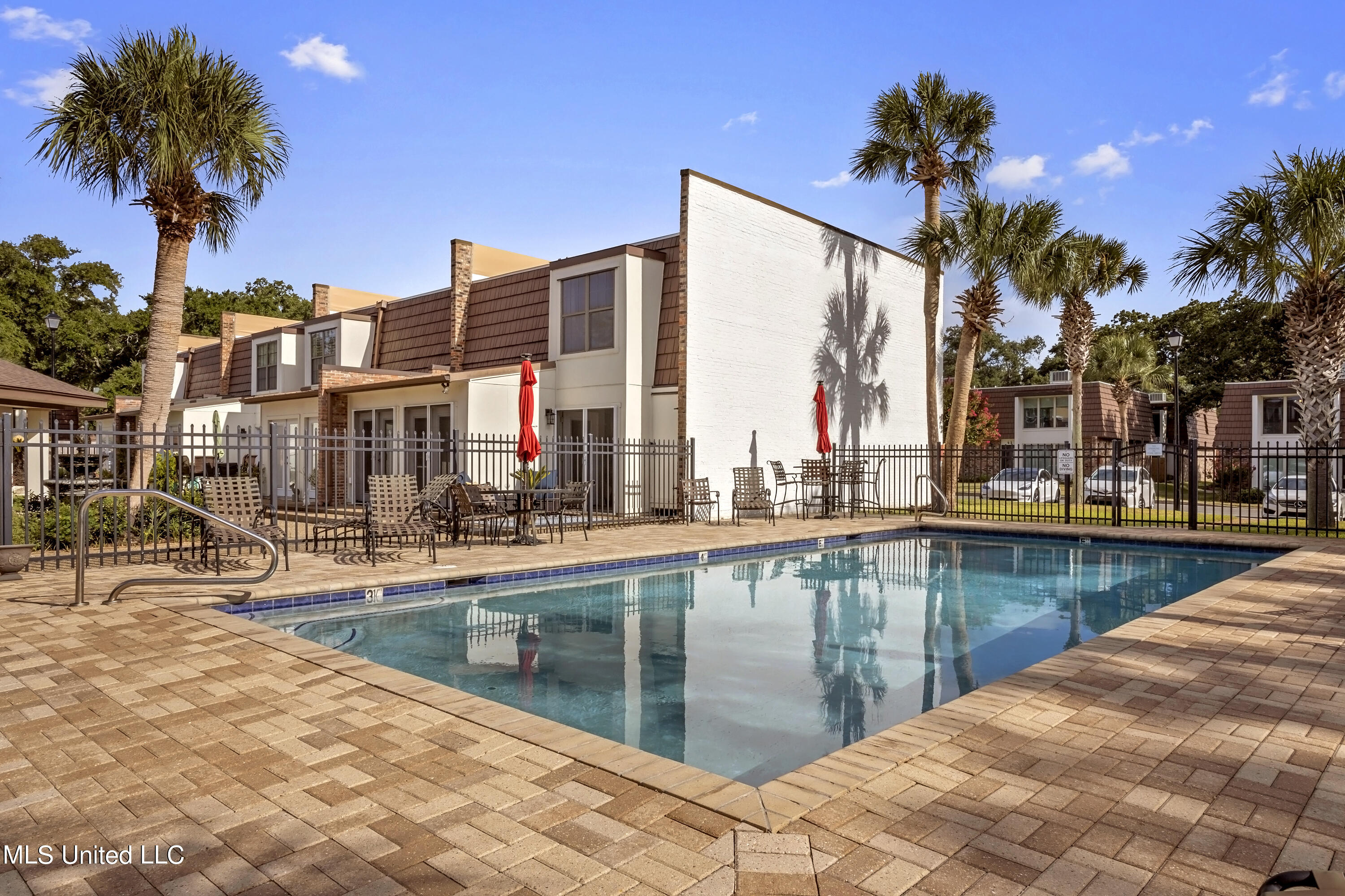 527 Front Beach Drive, 59