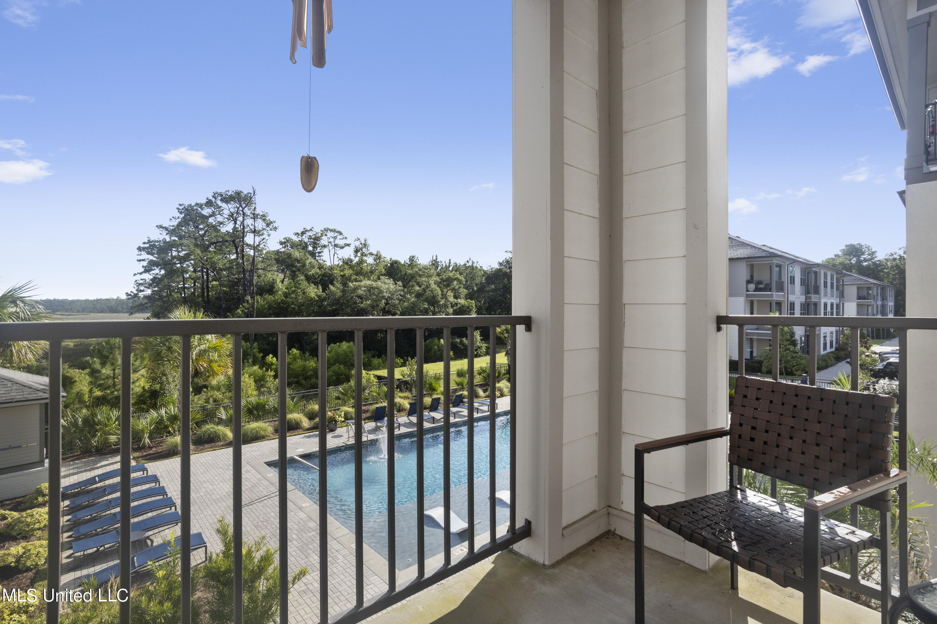 2501 Bienville Boulevard, 321