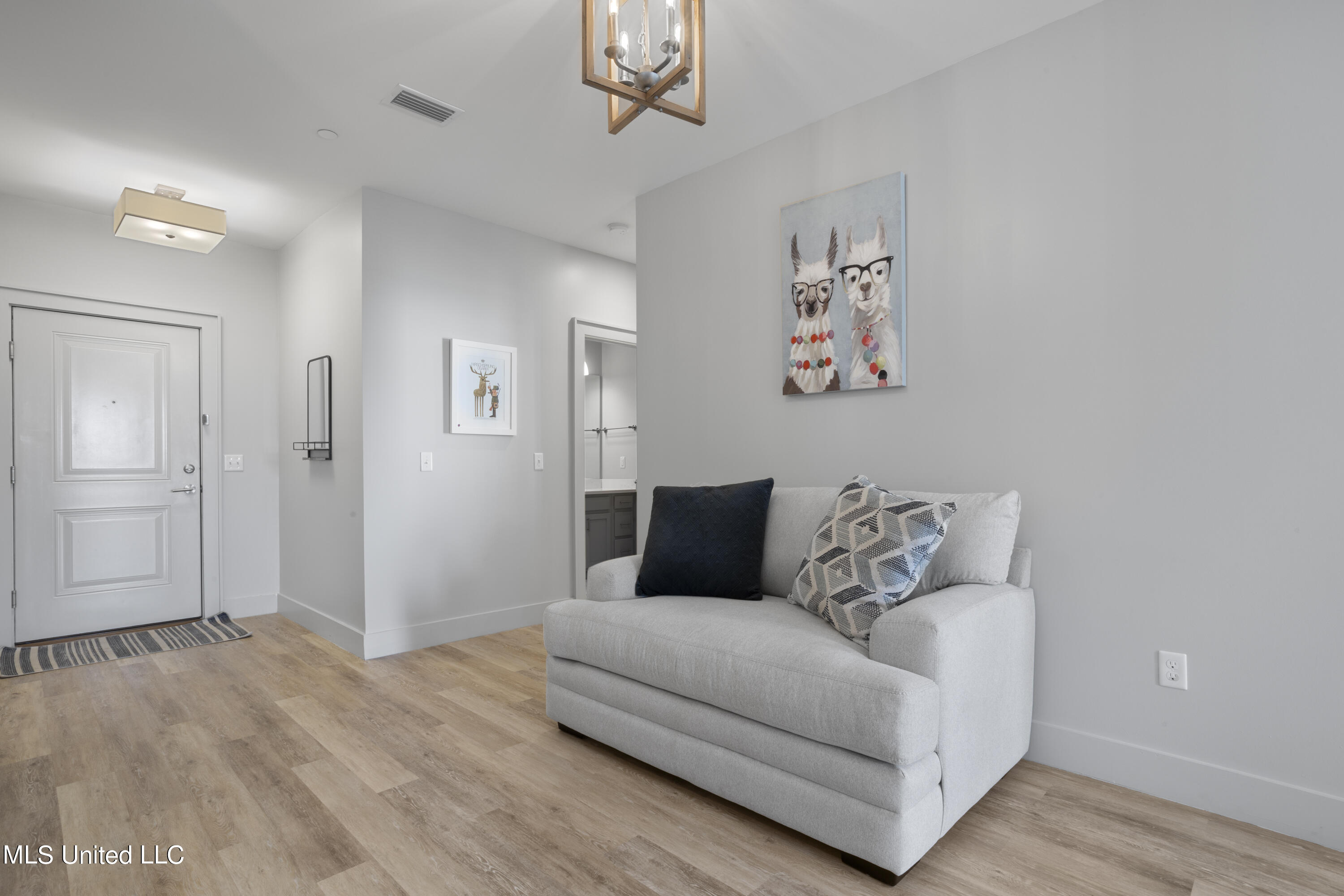 2501 Bienville Boulevard, 321