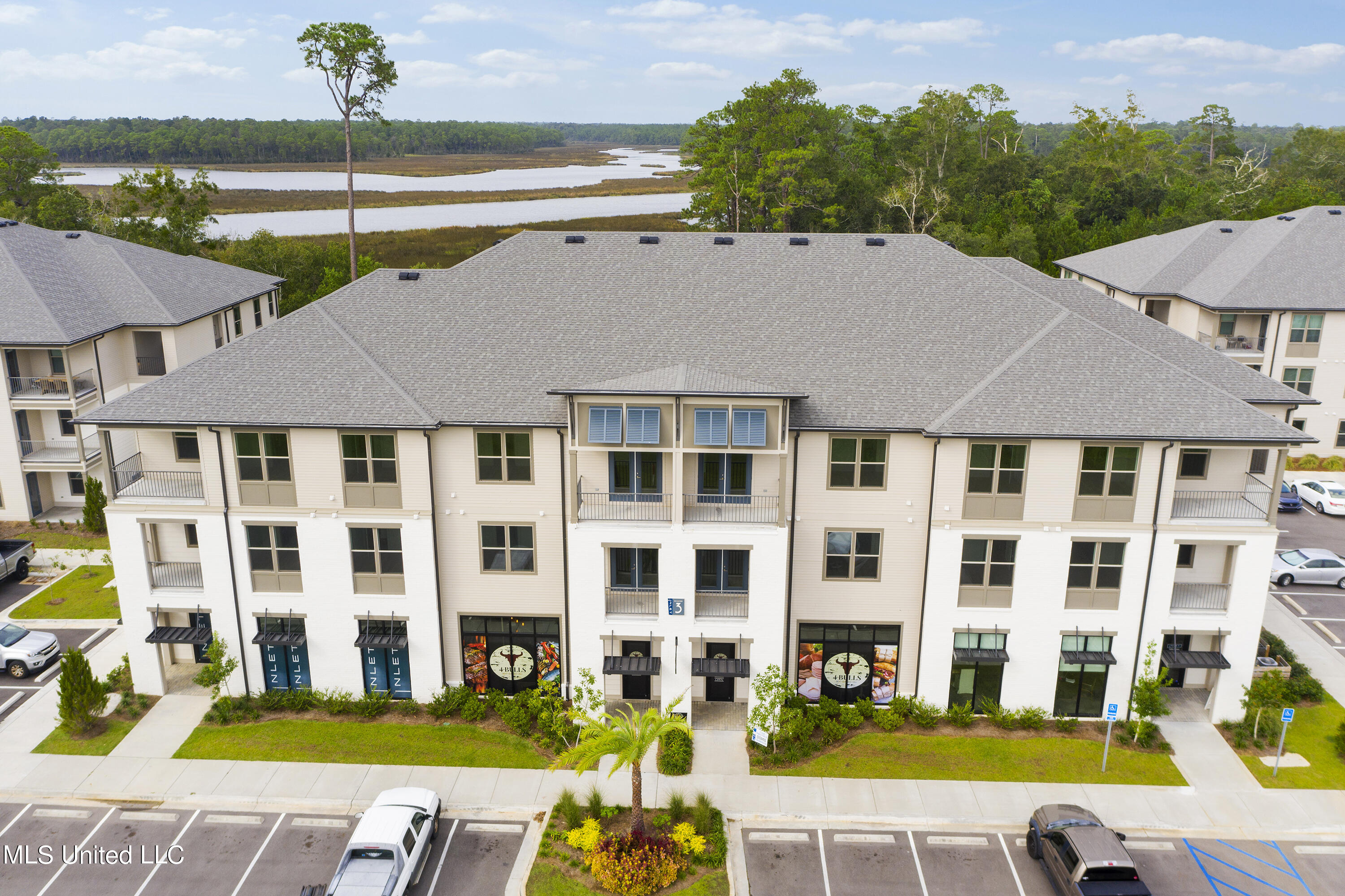 2501 Bienville Boulevard, 321