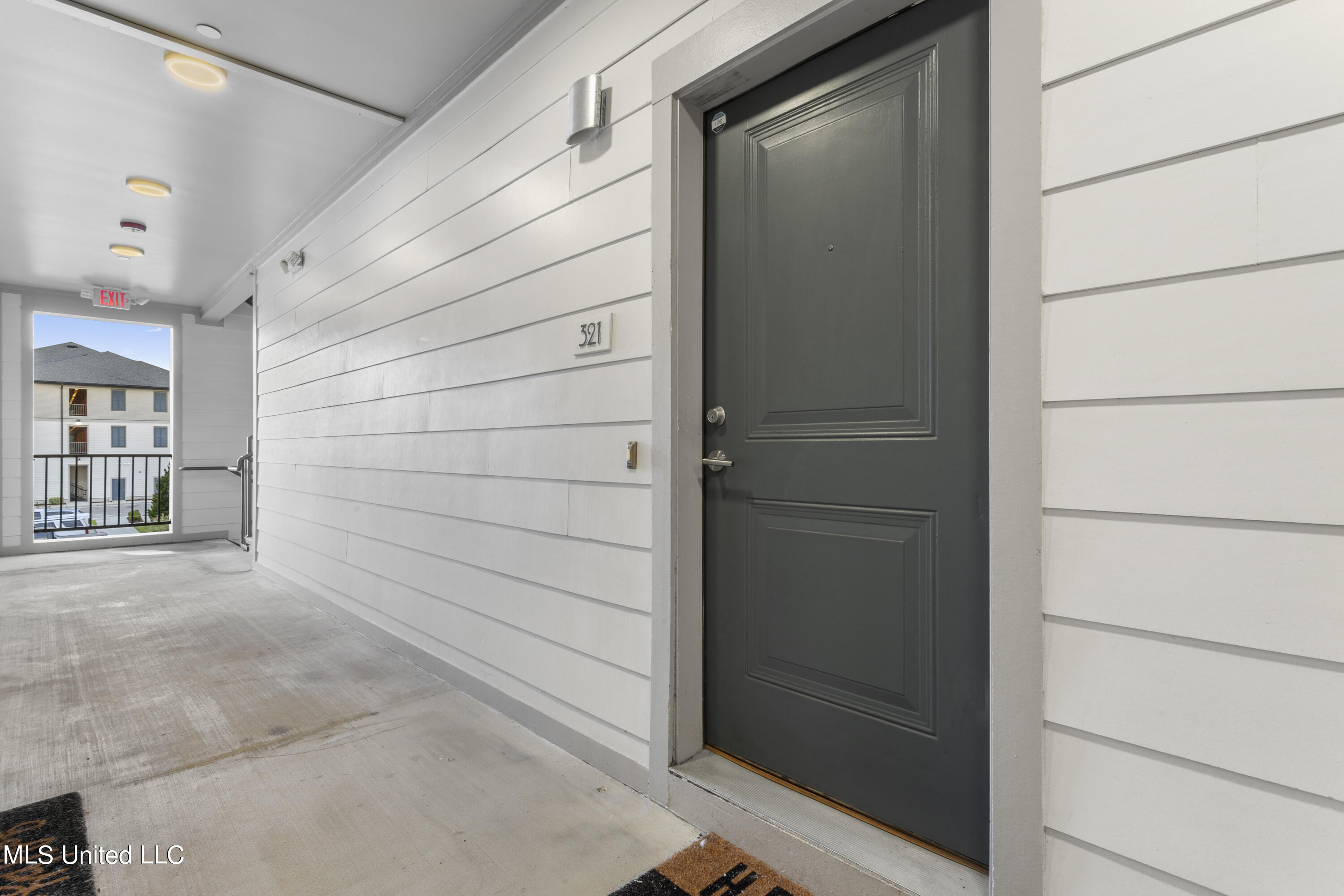 2501 Bienville Boulevard, 321