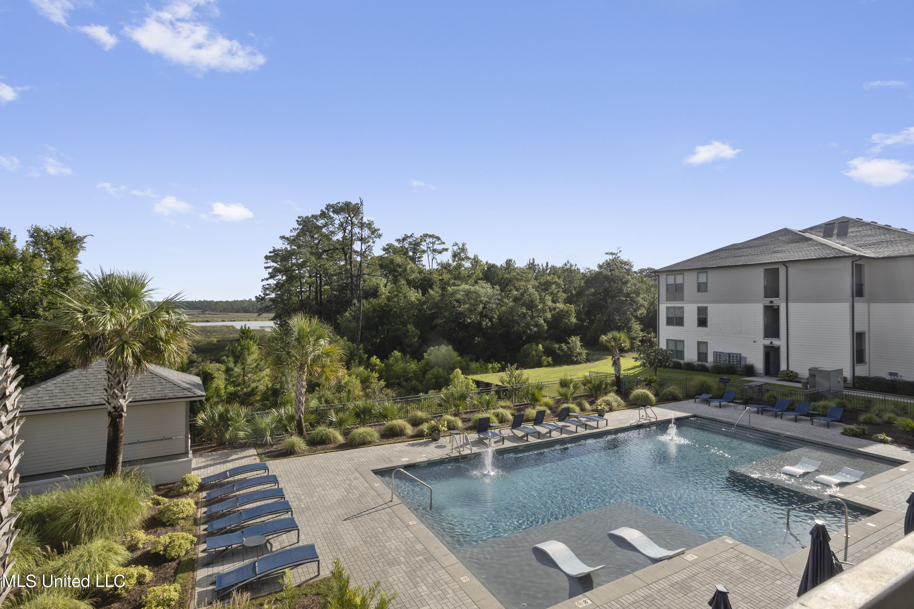2501 Bienville Boulevard, 321