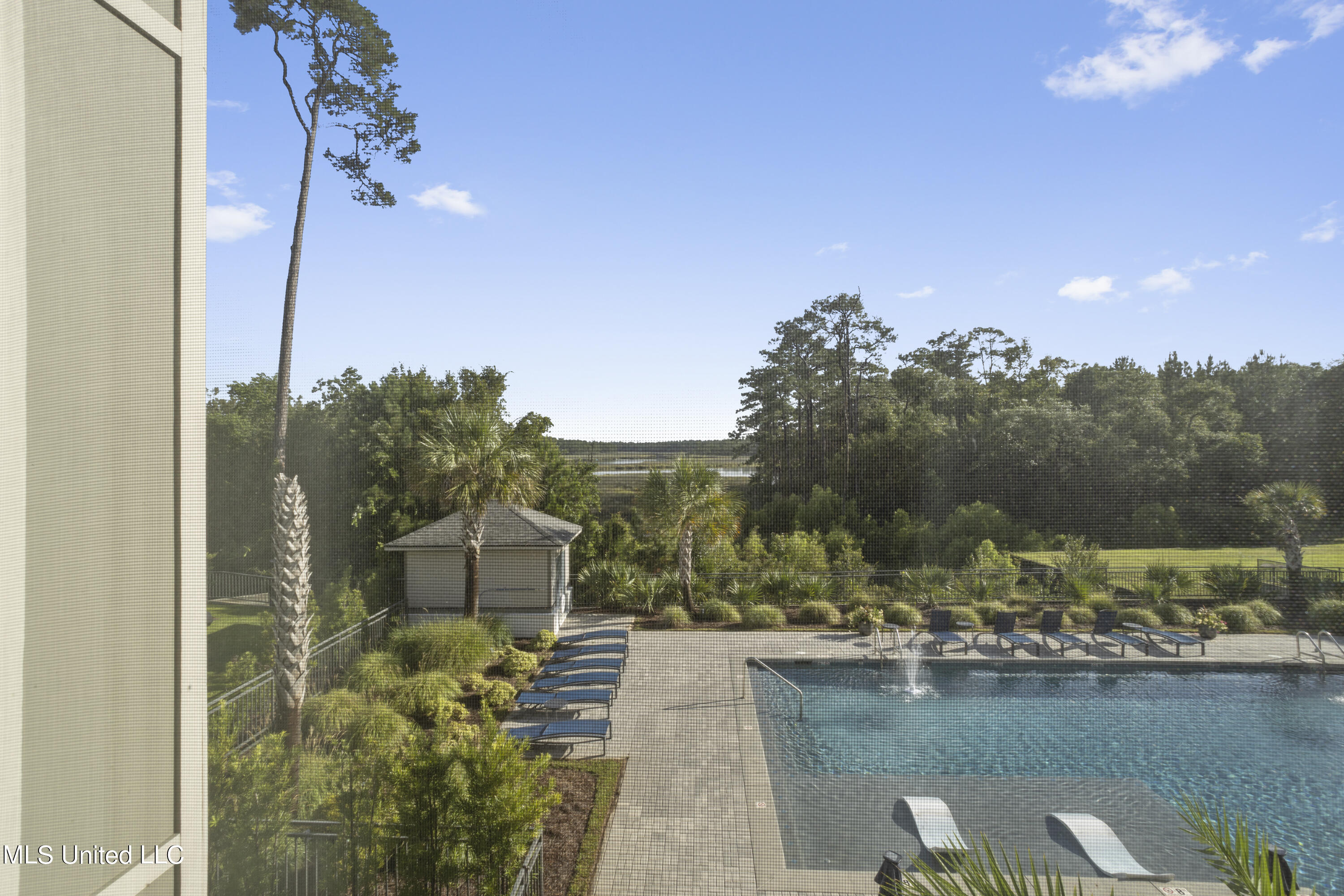 2501 Bienville Boulevard, 321