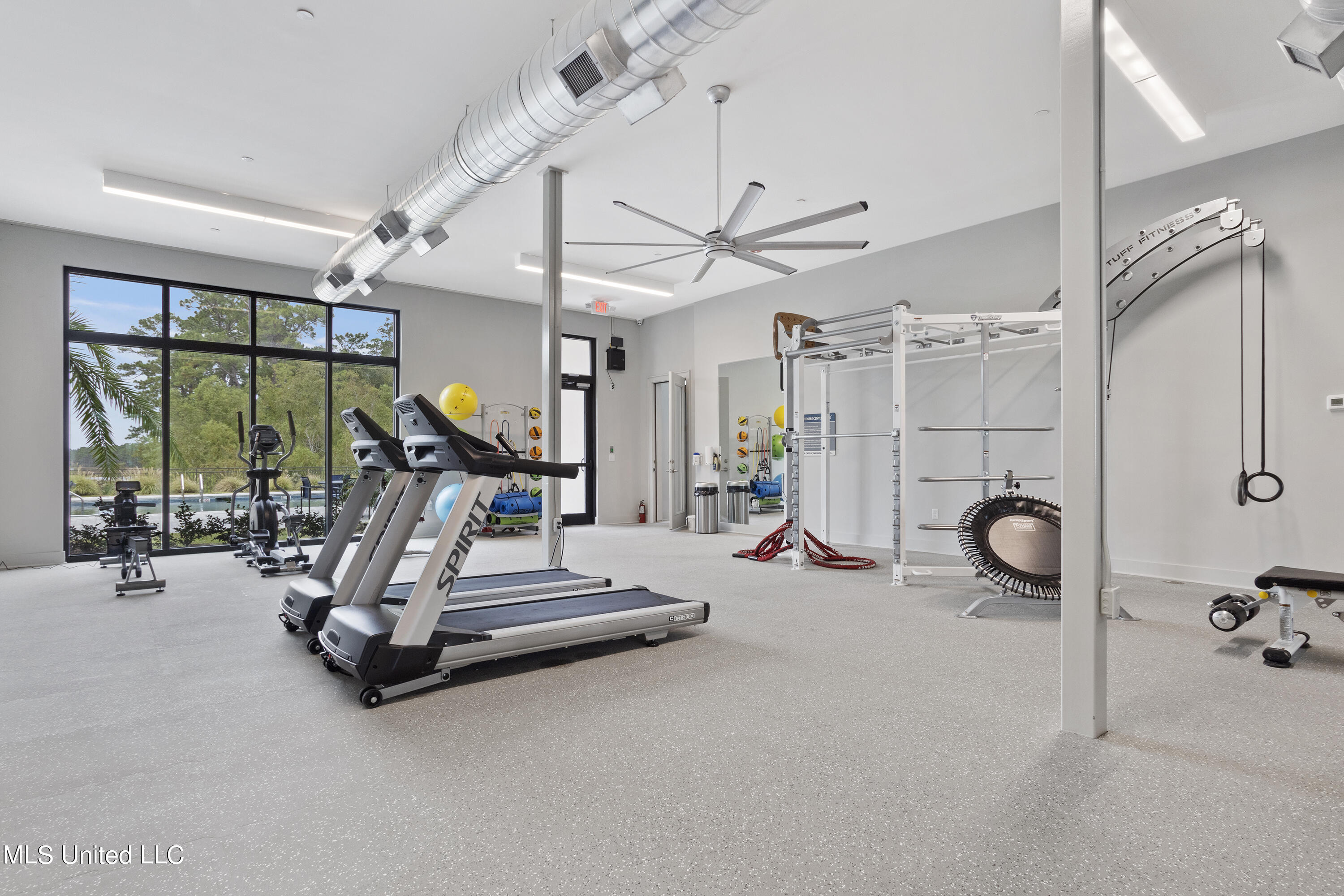 2501 Bienville Boulevard, 321