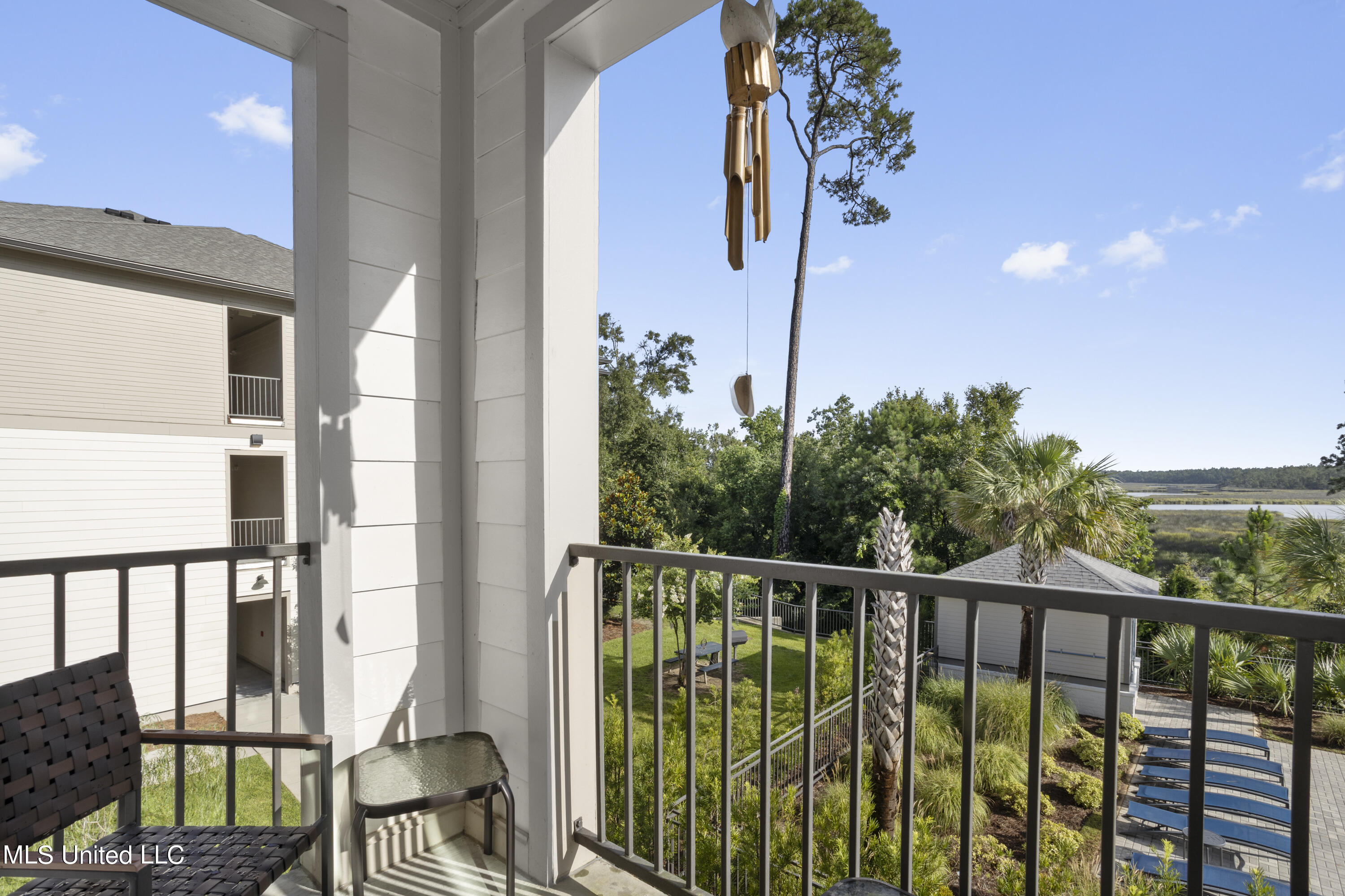 2501 Bienville Boulevard, 321