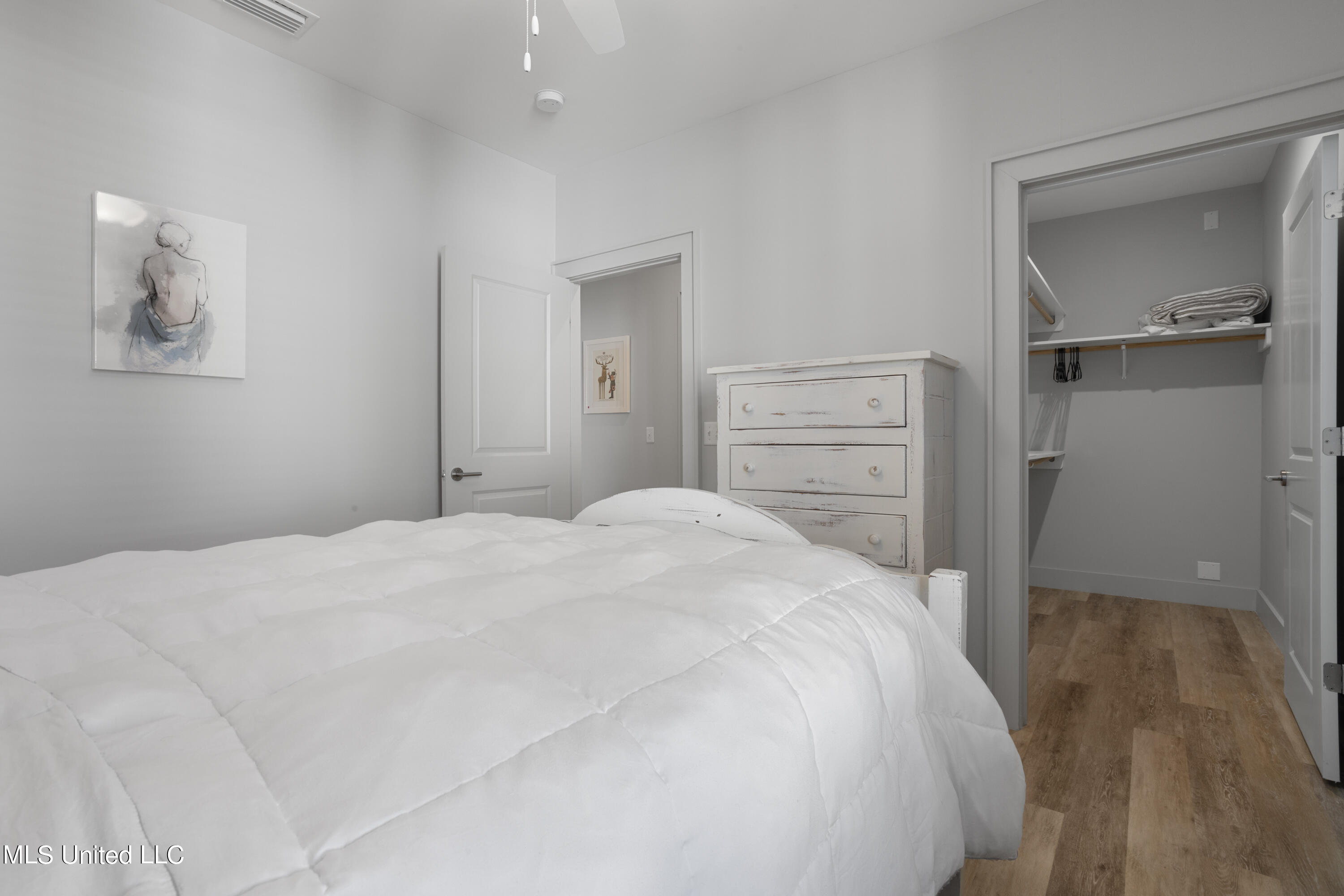 2501 Bienville Boulevard, 321