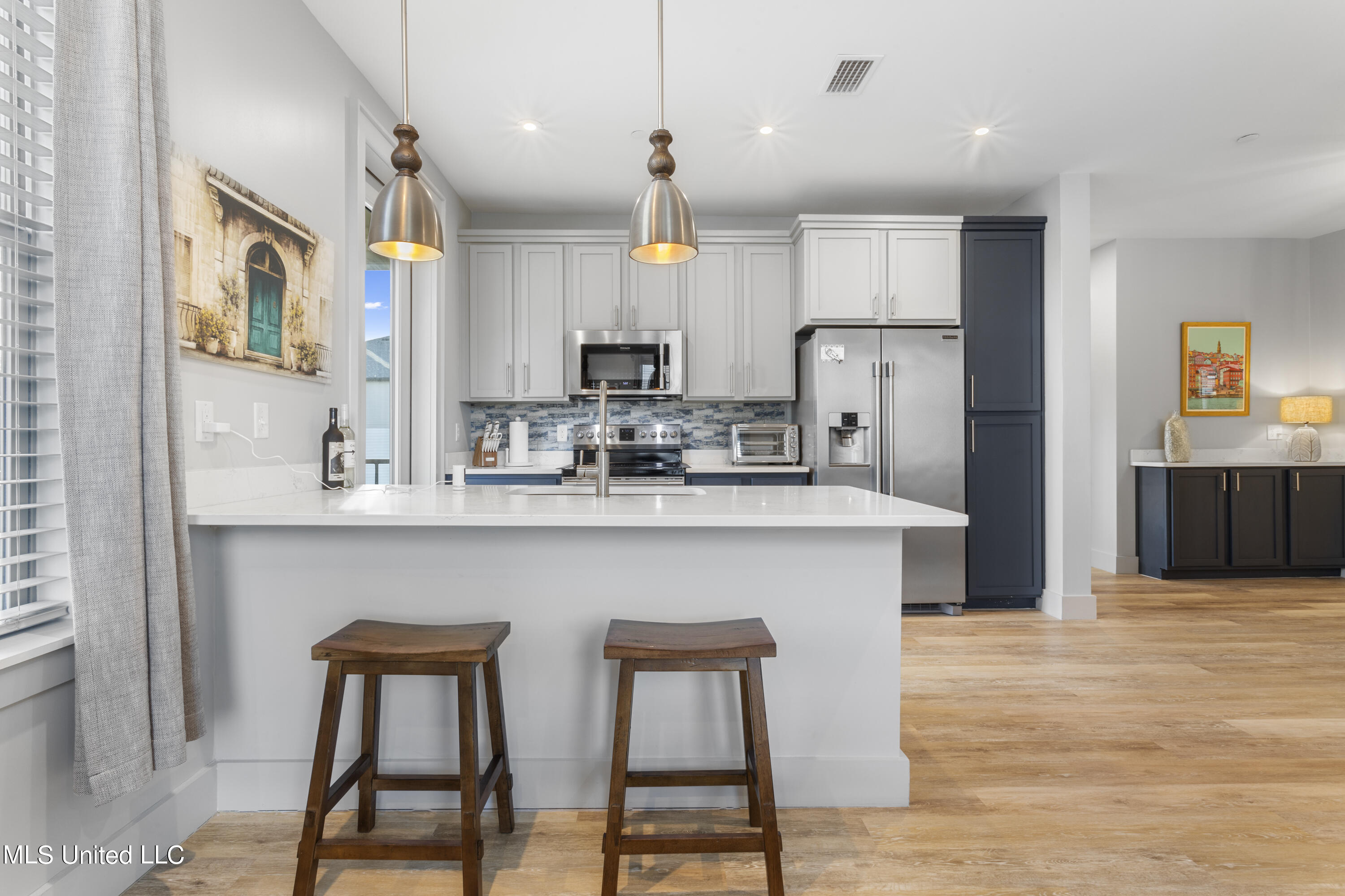 2501 Bienville Boulevard, 321