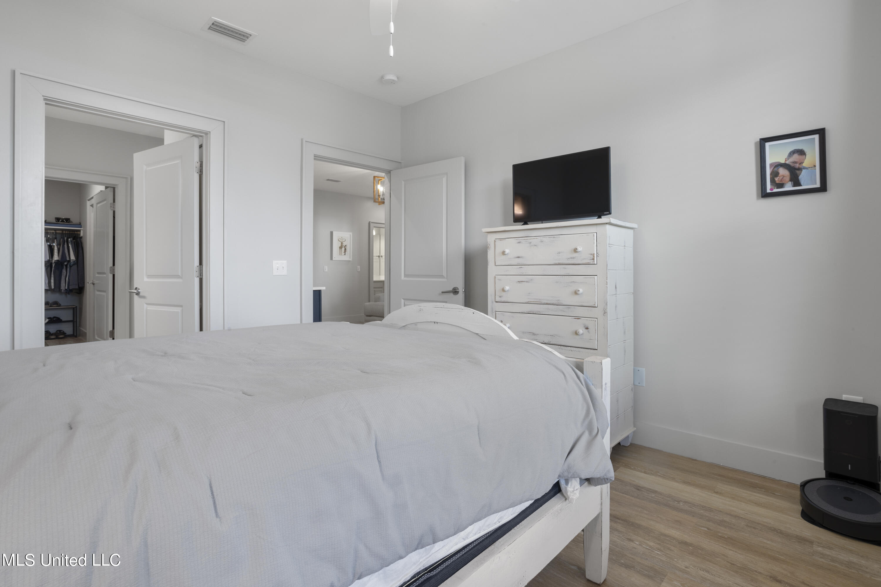 2501 Bienville Boulevard, 321
