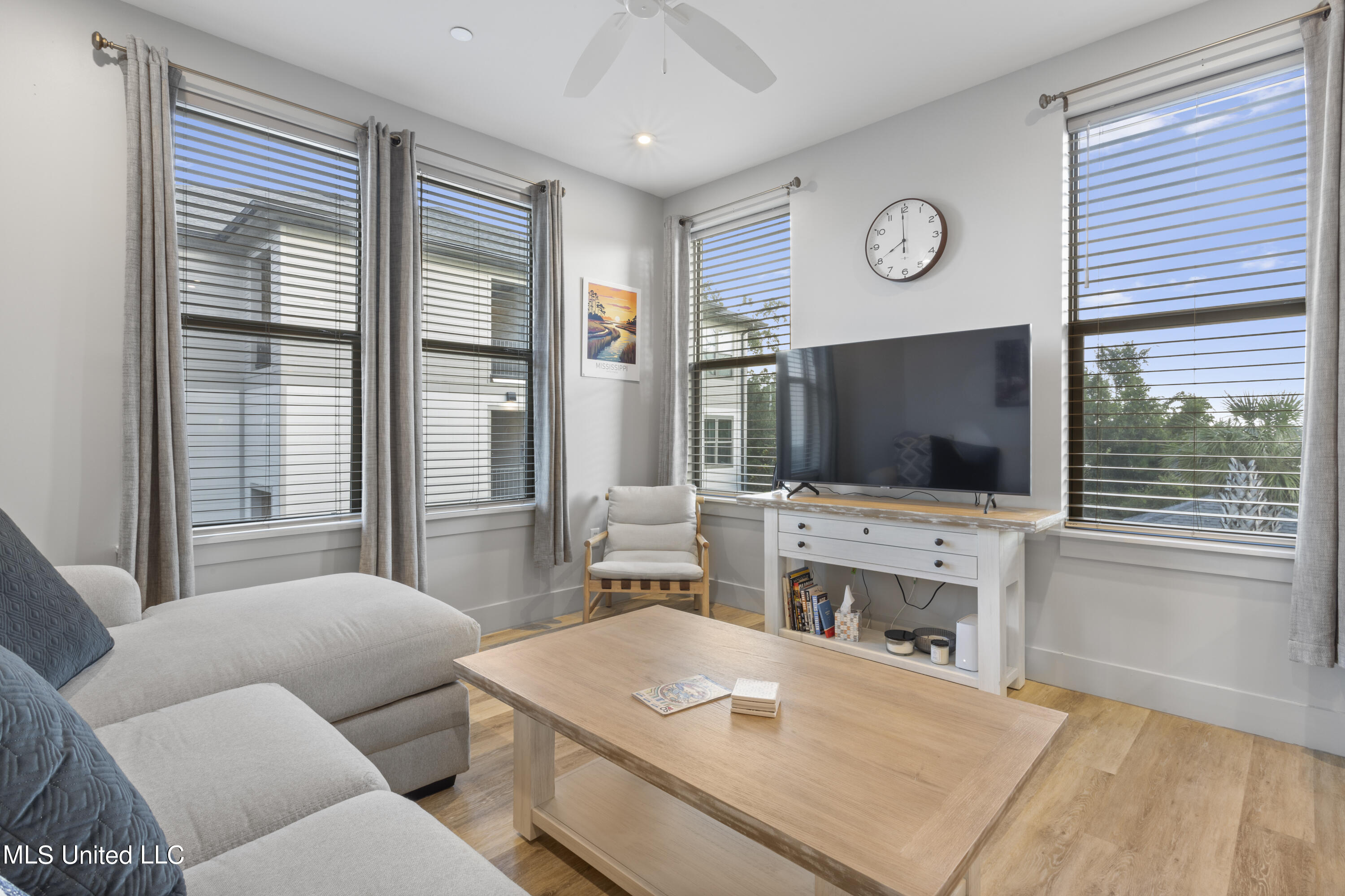 2501 Bienville Boulevard, 321