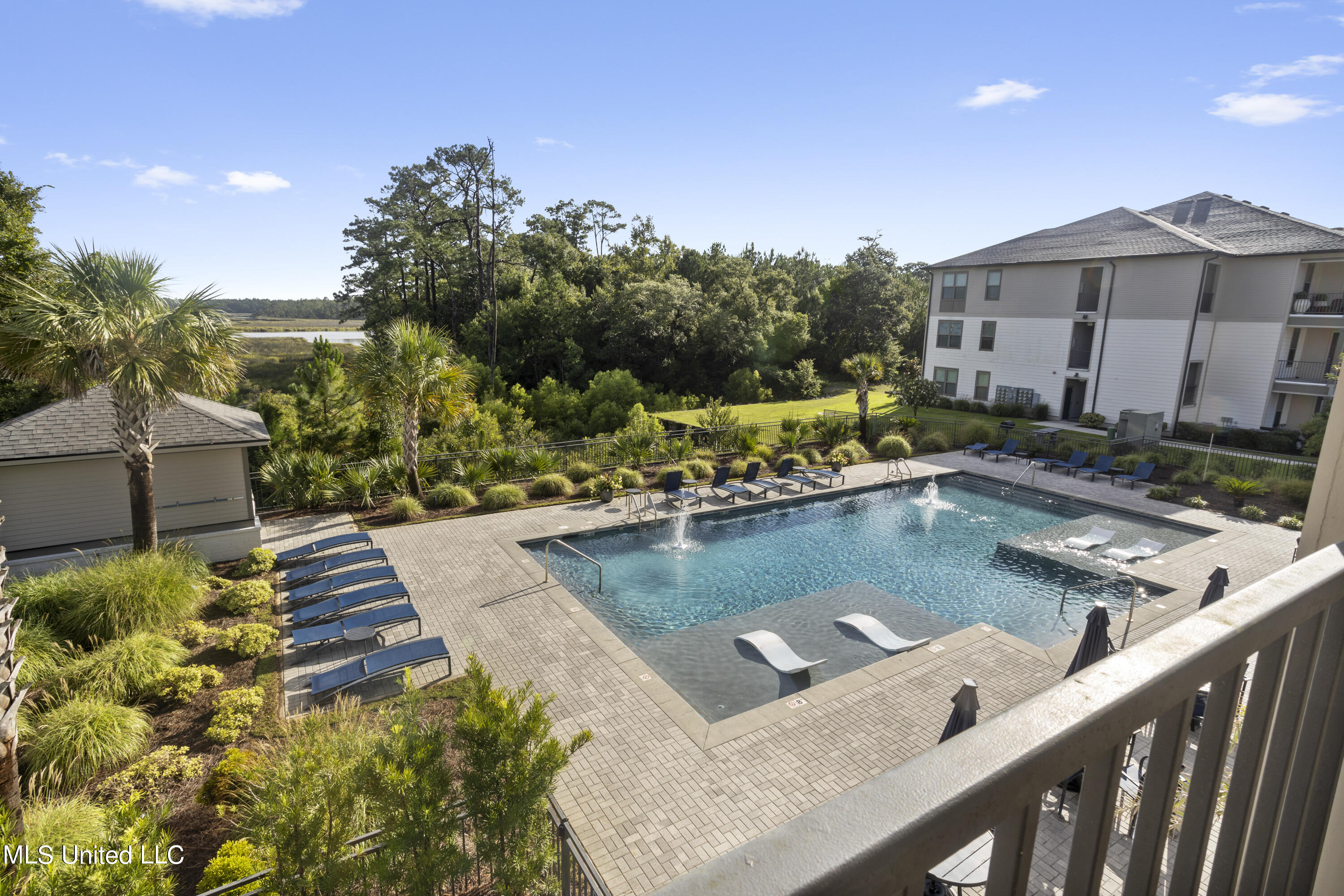 2501 Bienville Boulevard, 321