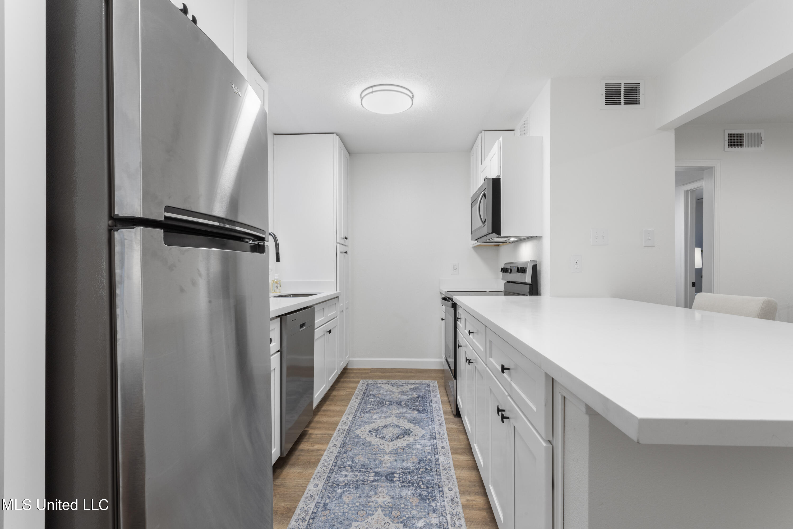 114 Ethel Circle, 4