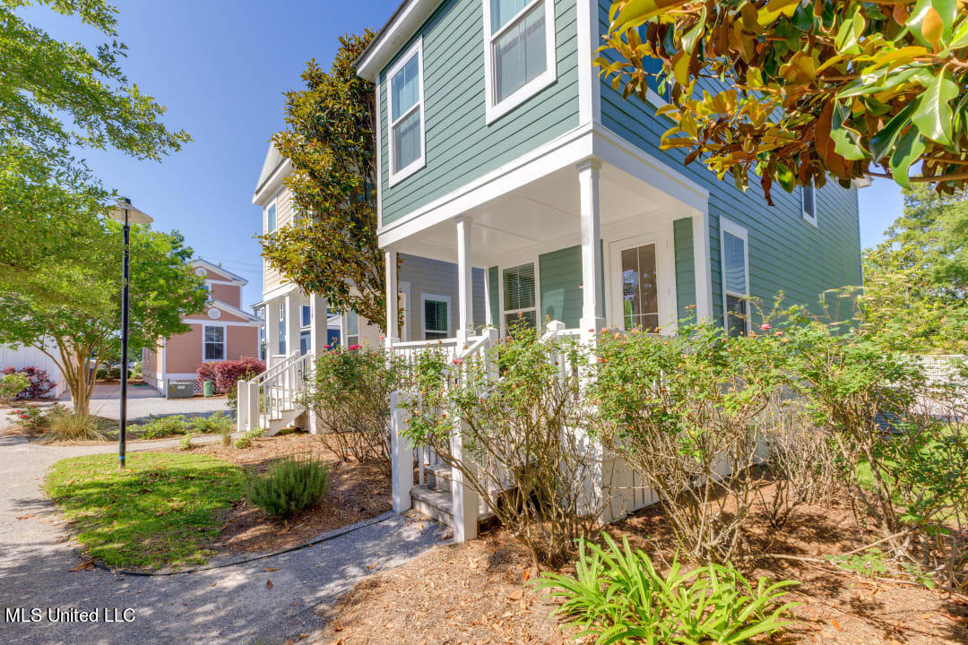 2207 Government Street, 15