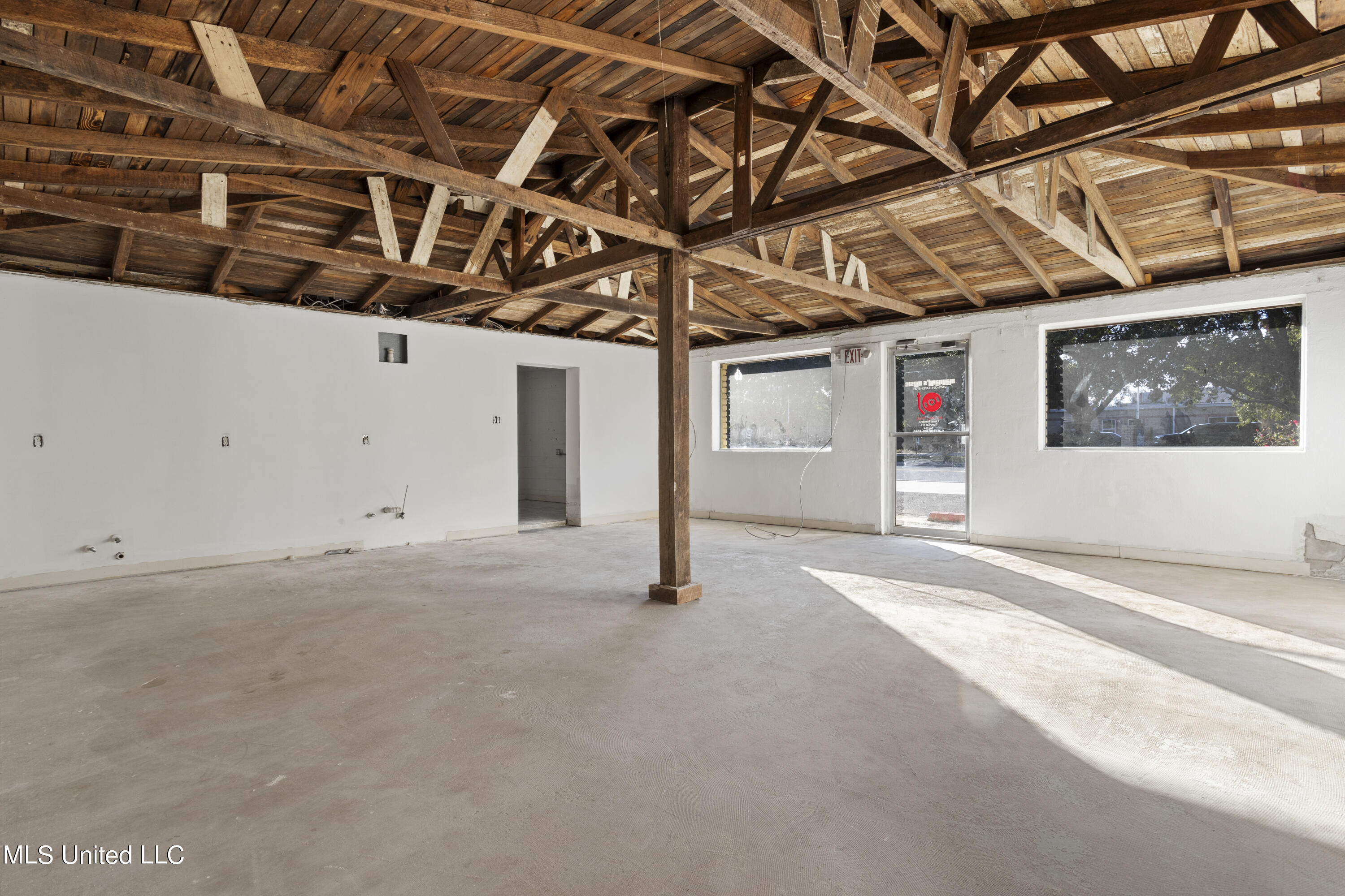 2209 Government Street